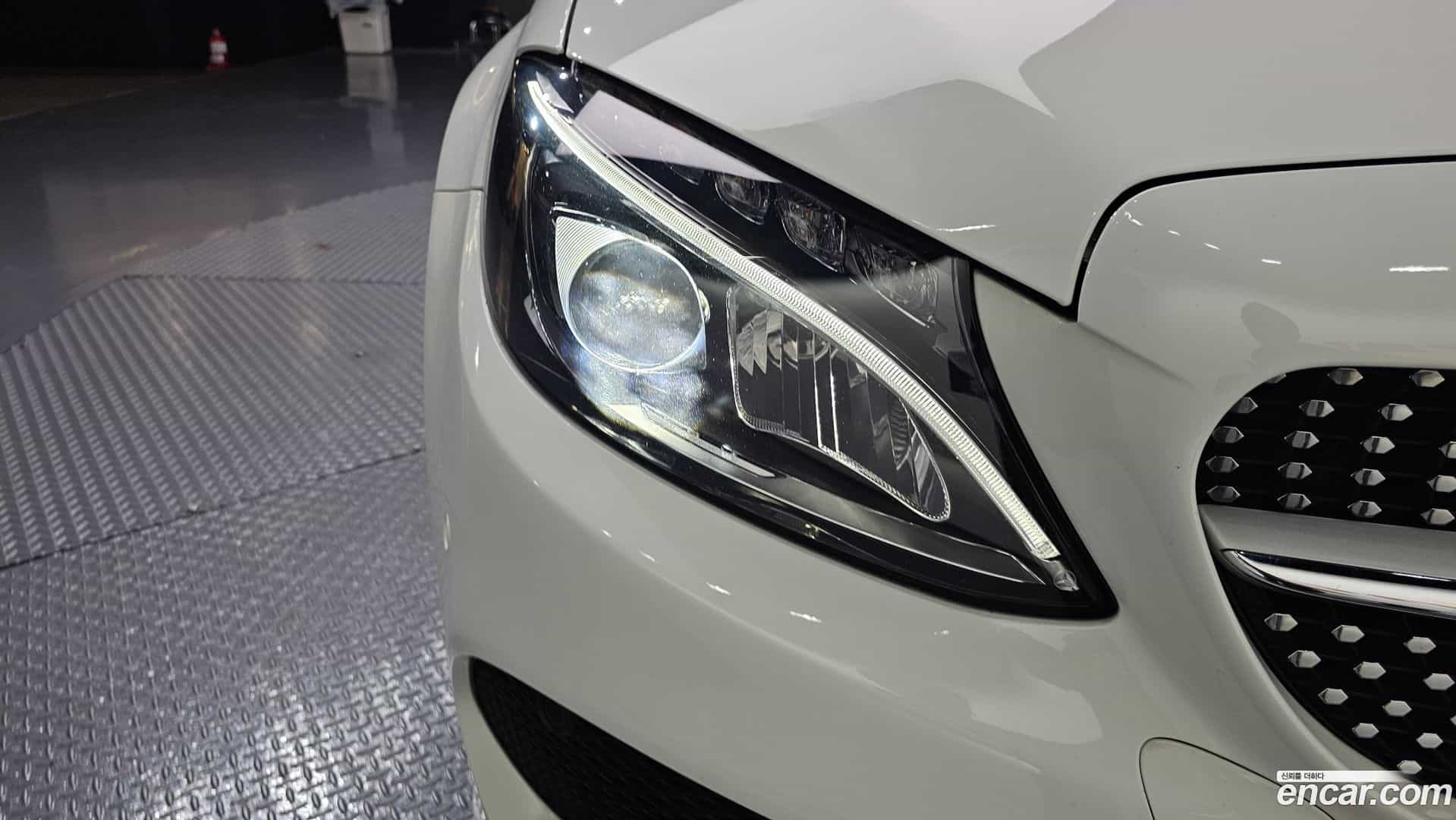 C-Class Mercedes-Benz 2018.4-OUTER-032