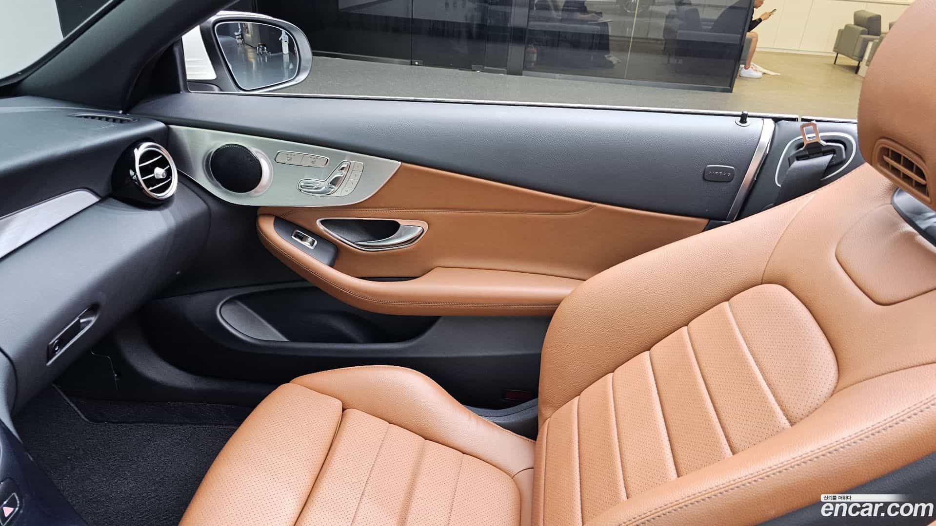 C-Class Mercedes-Benz 2018.4-INNER-035