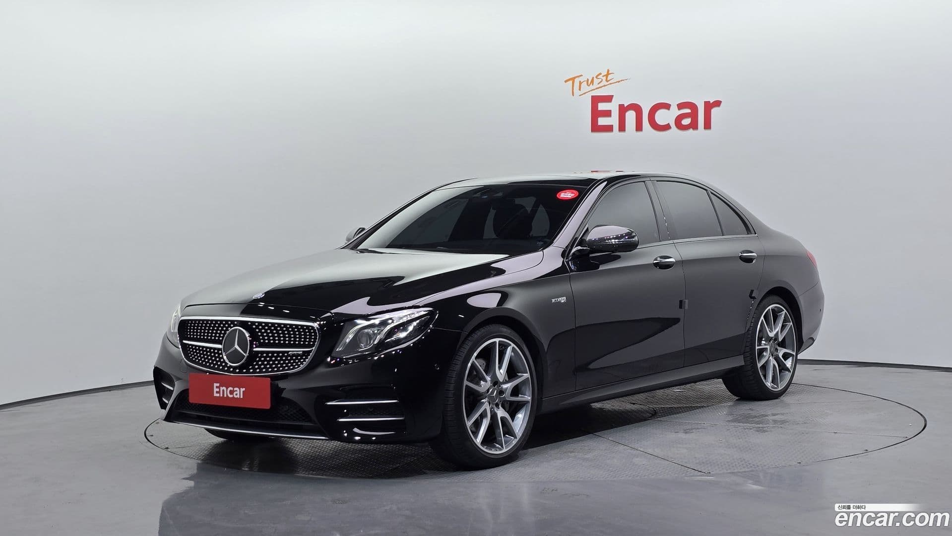 Main__Slider__Photo:E-Class Mercedes-Benz 2017.9-0