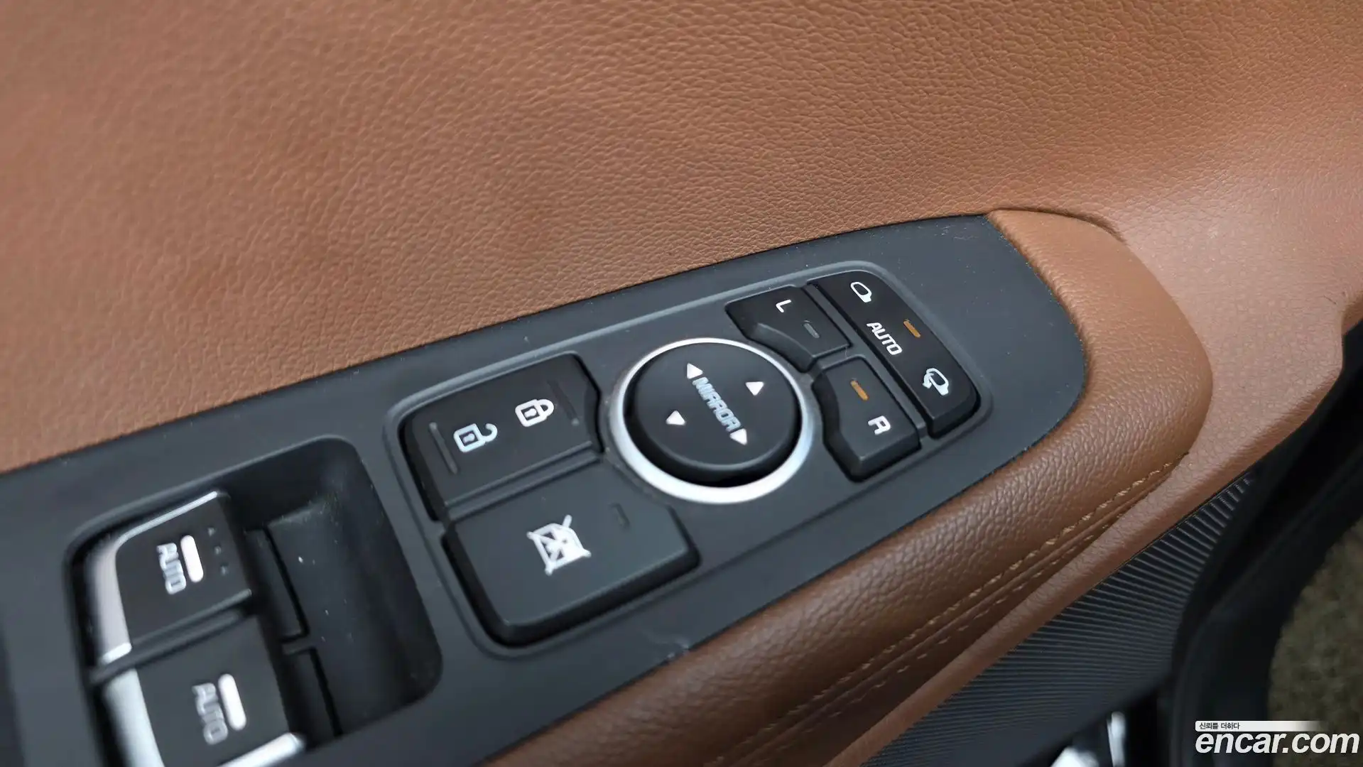 Sorento Kia 2018.0-OPTION-041