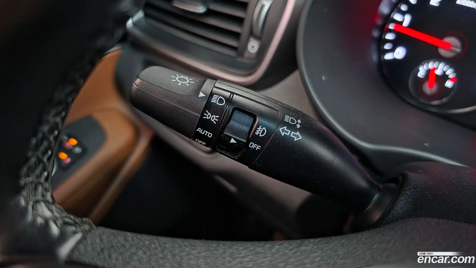 Sorento Kia 2018.0-OPTION-042