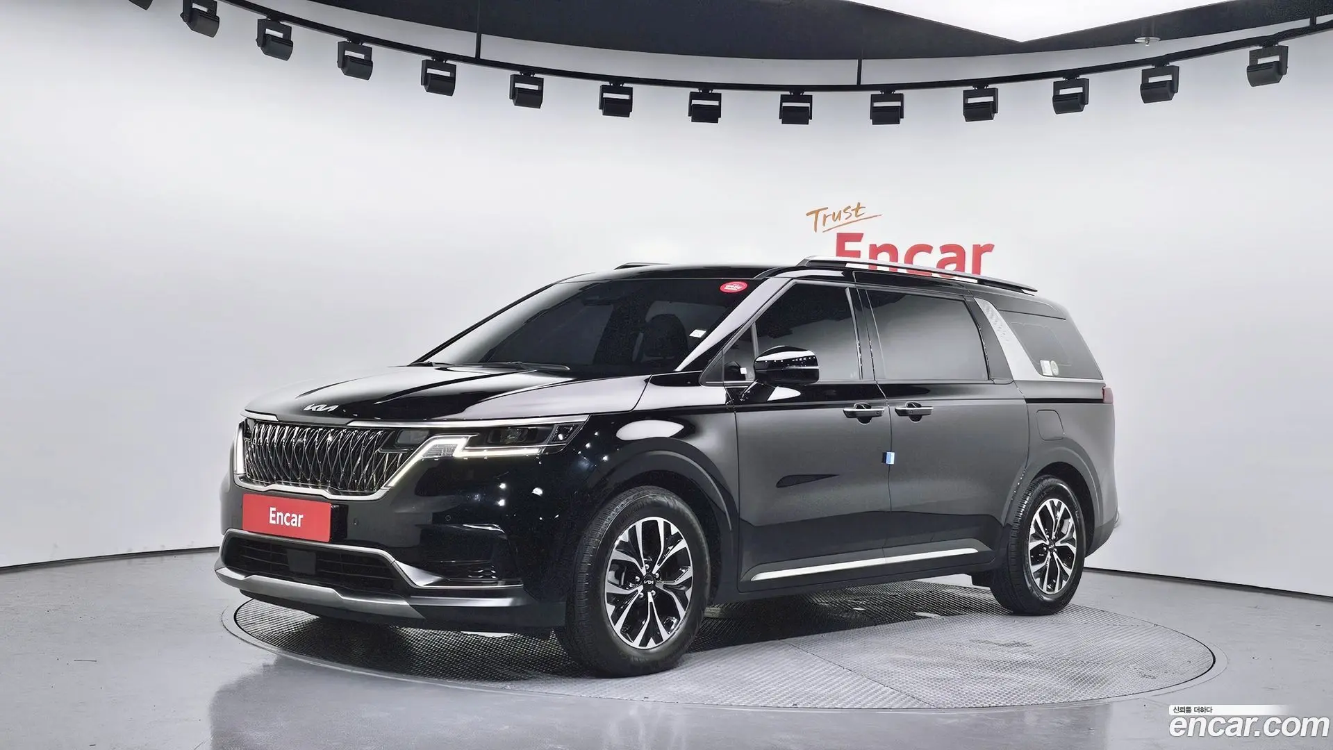 Main__Slider__Photo:Canival Kia 2023.0-0