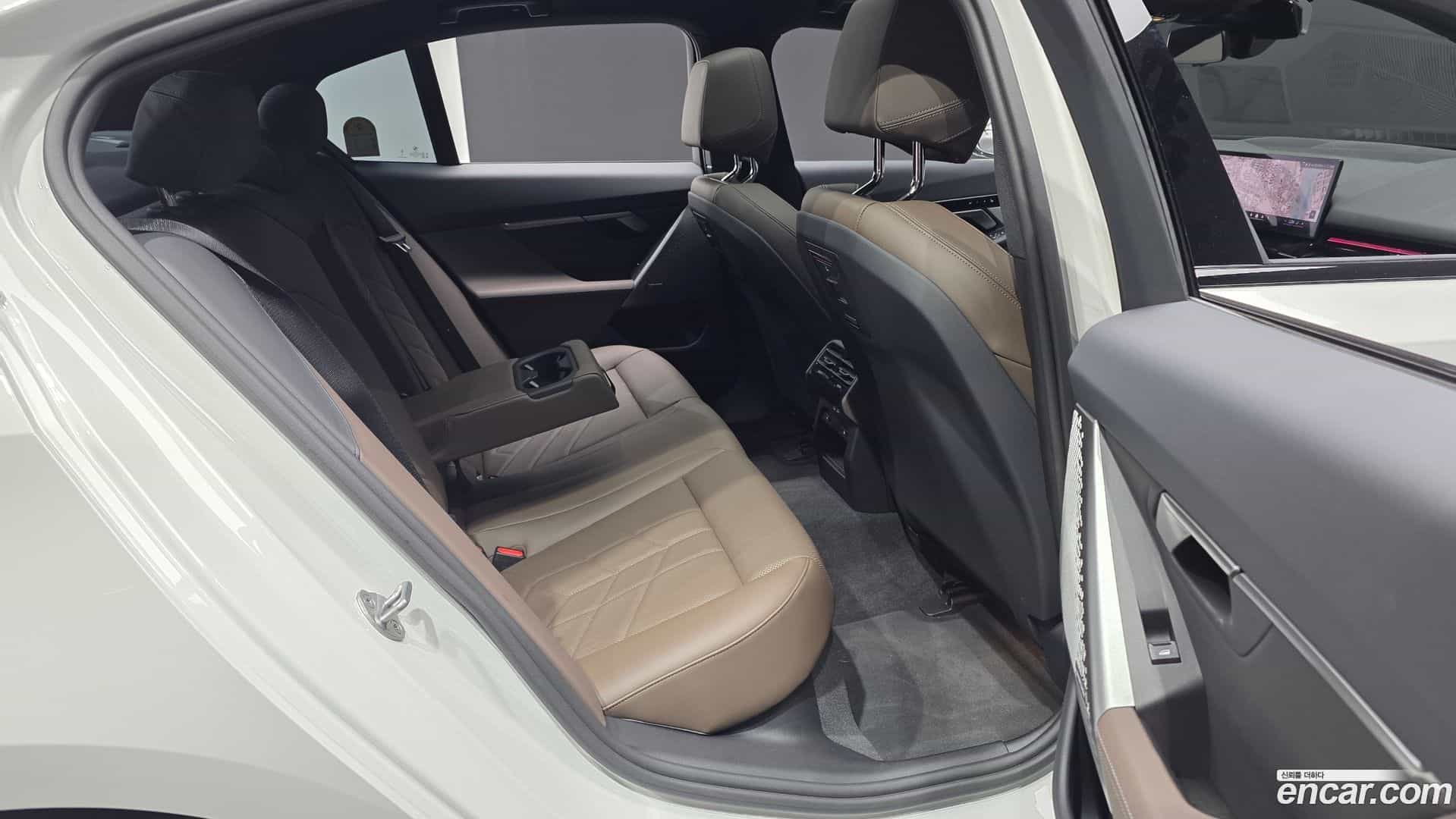 5-Series BMW 2024.6-OPTION-016