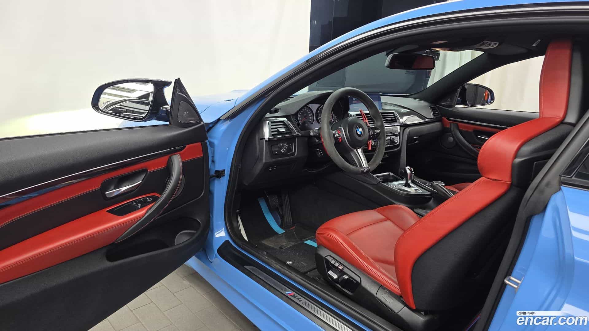 M4 BMW 2019.2-INNER-010