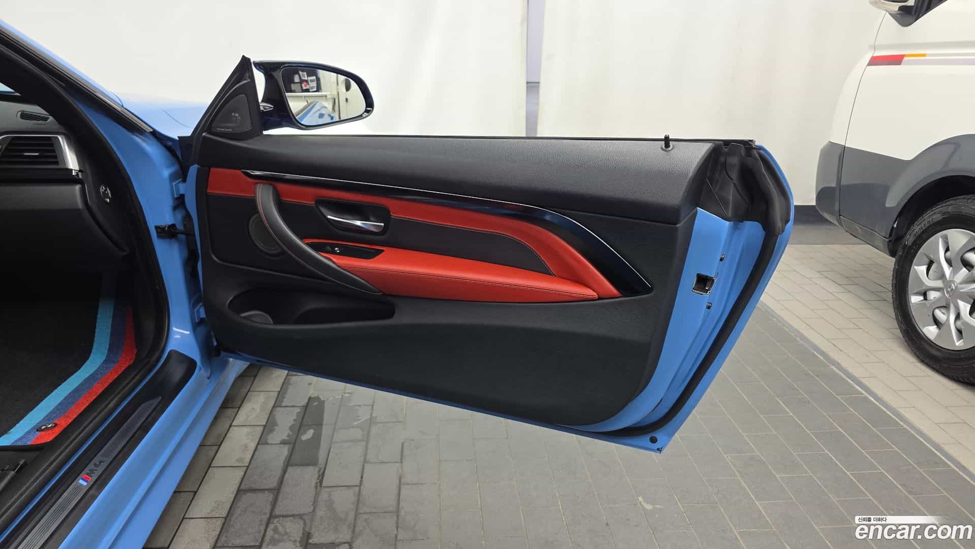 M4 BMW 2019.2-INNER-035