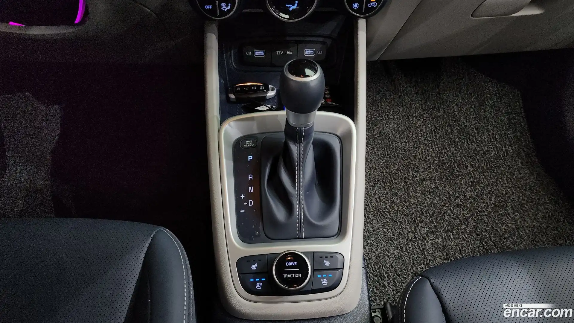Venue Hyundai 2022.6-INNER-009
