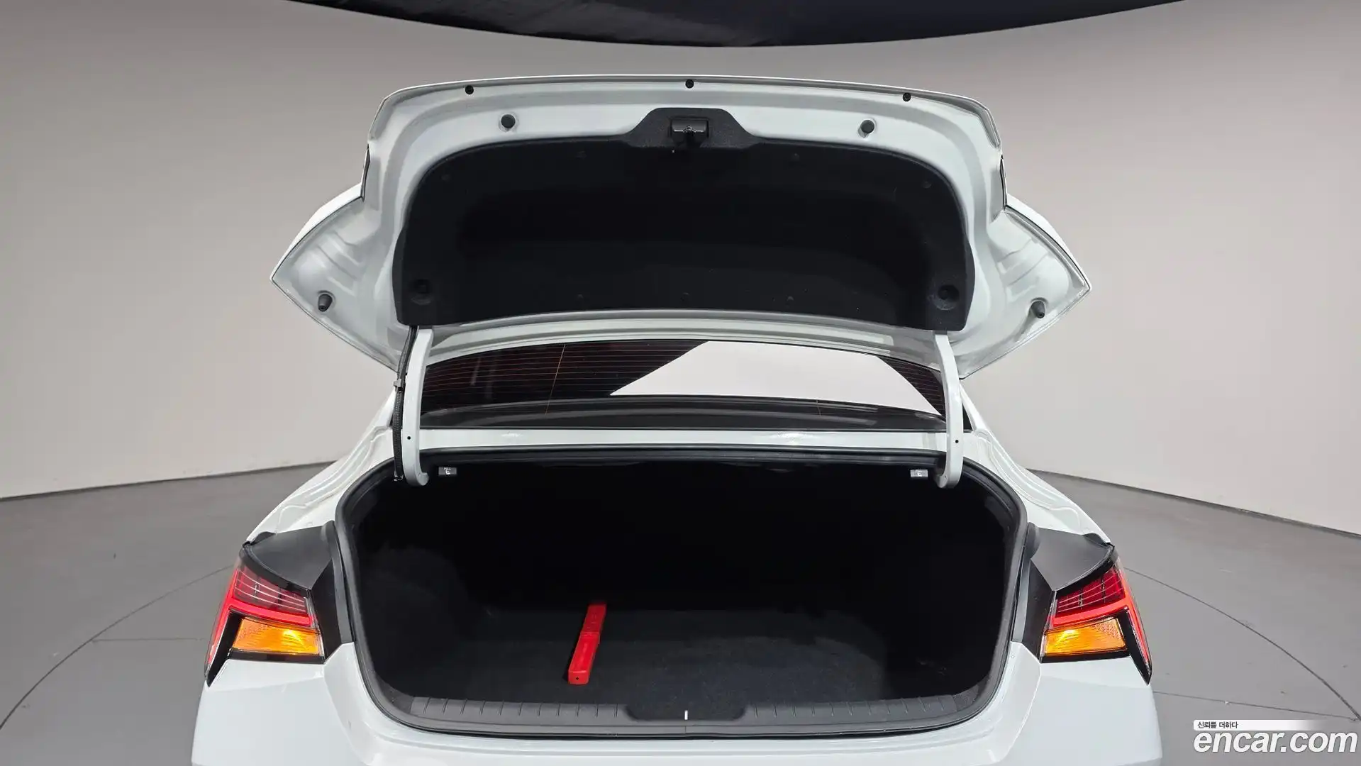 AVANTE Hyundai 2021.10-OPTION-024