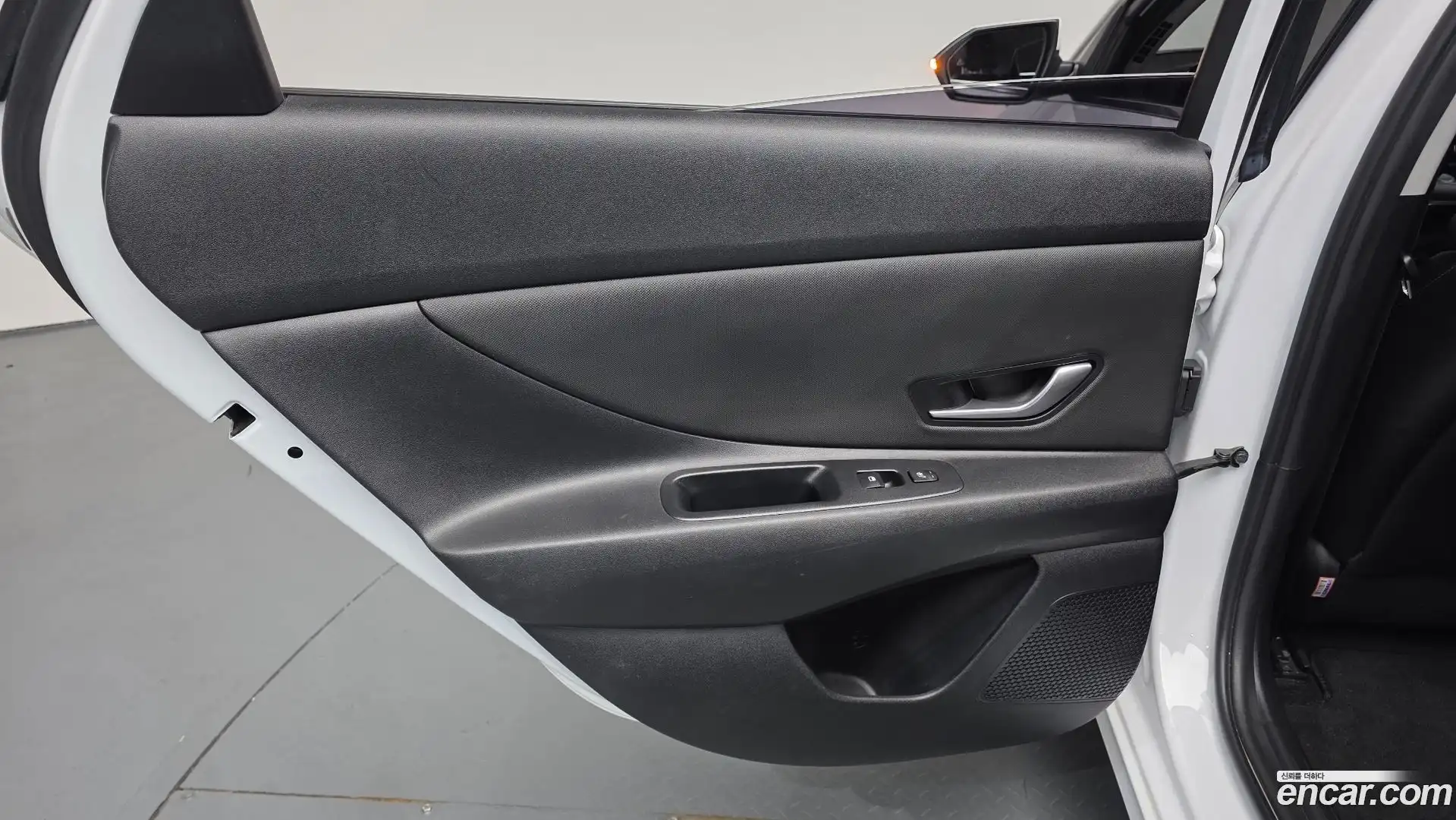 AVANTE Hyundai 2021.10-INNER-035