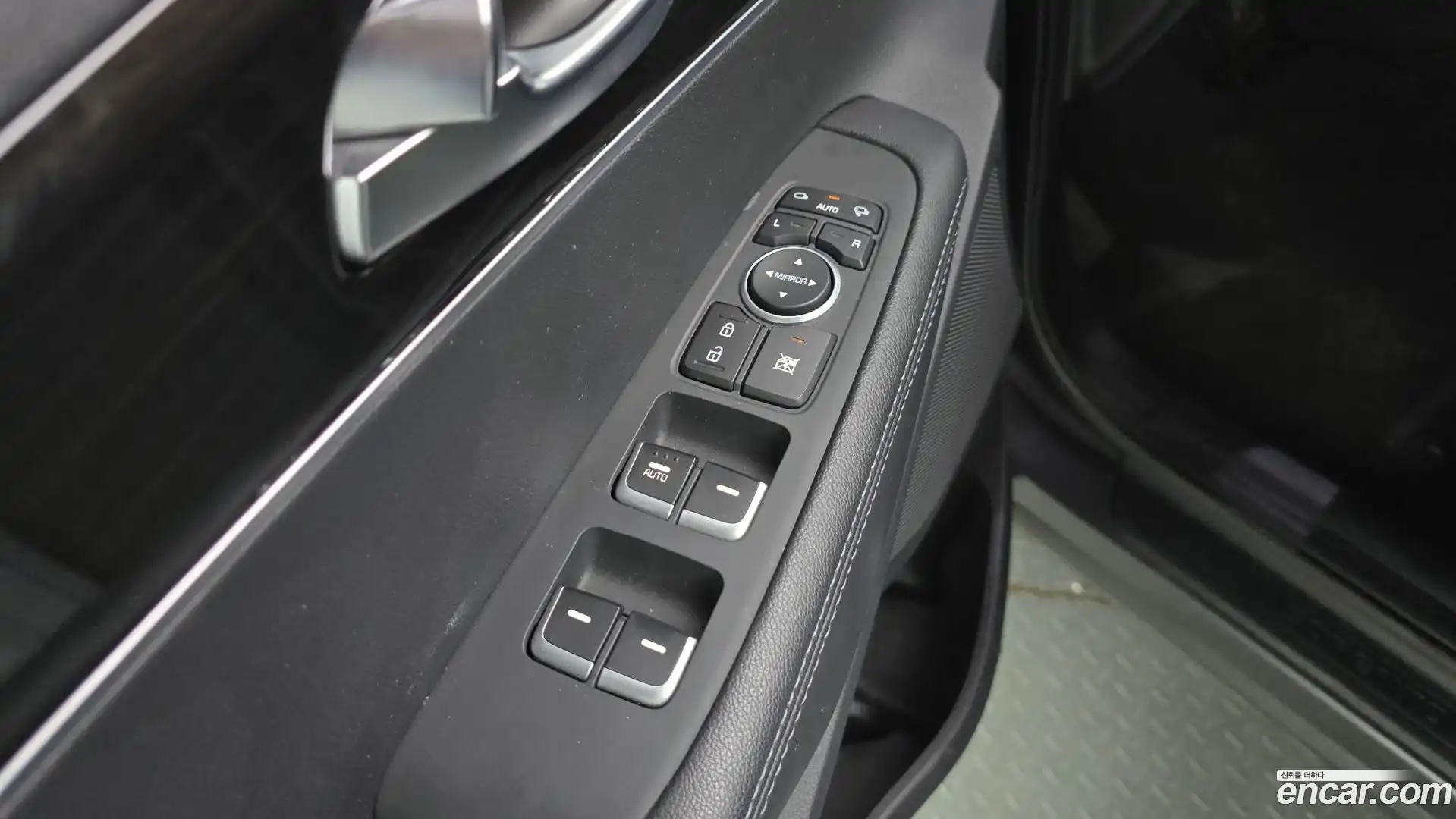 Sorento Kia 2019.0-OPTION-041