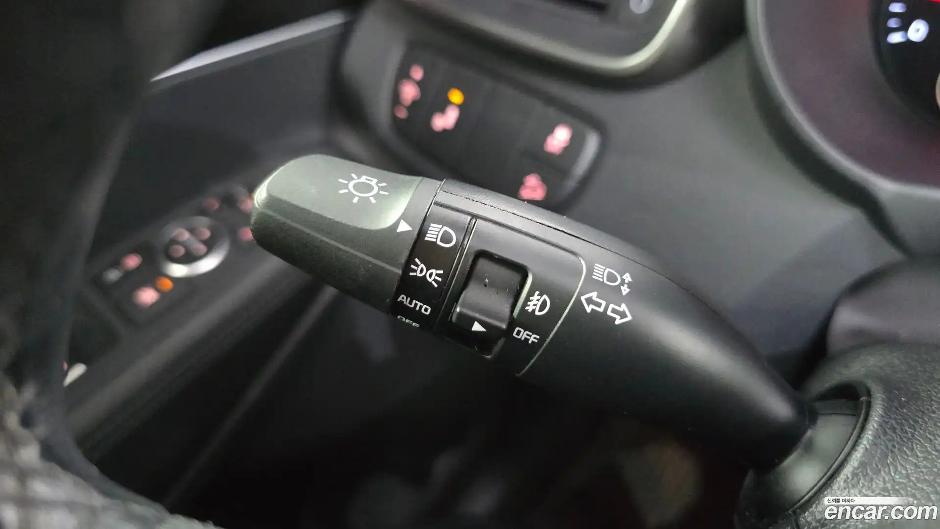 Sorento Kia 2019.0-OPTION-042