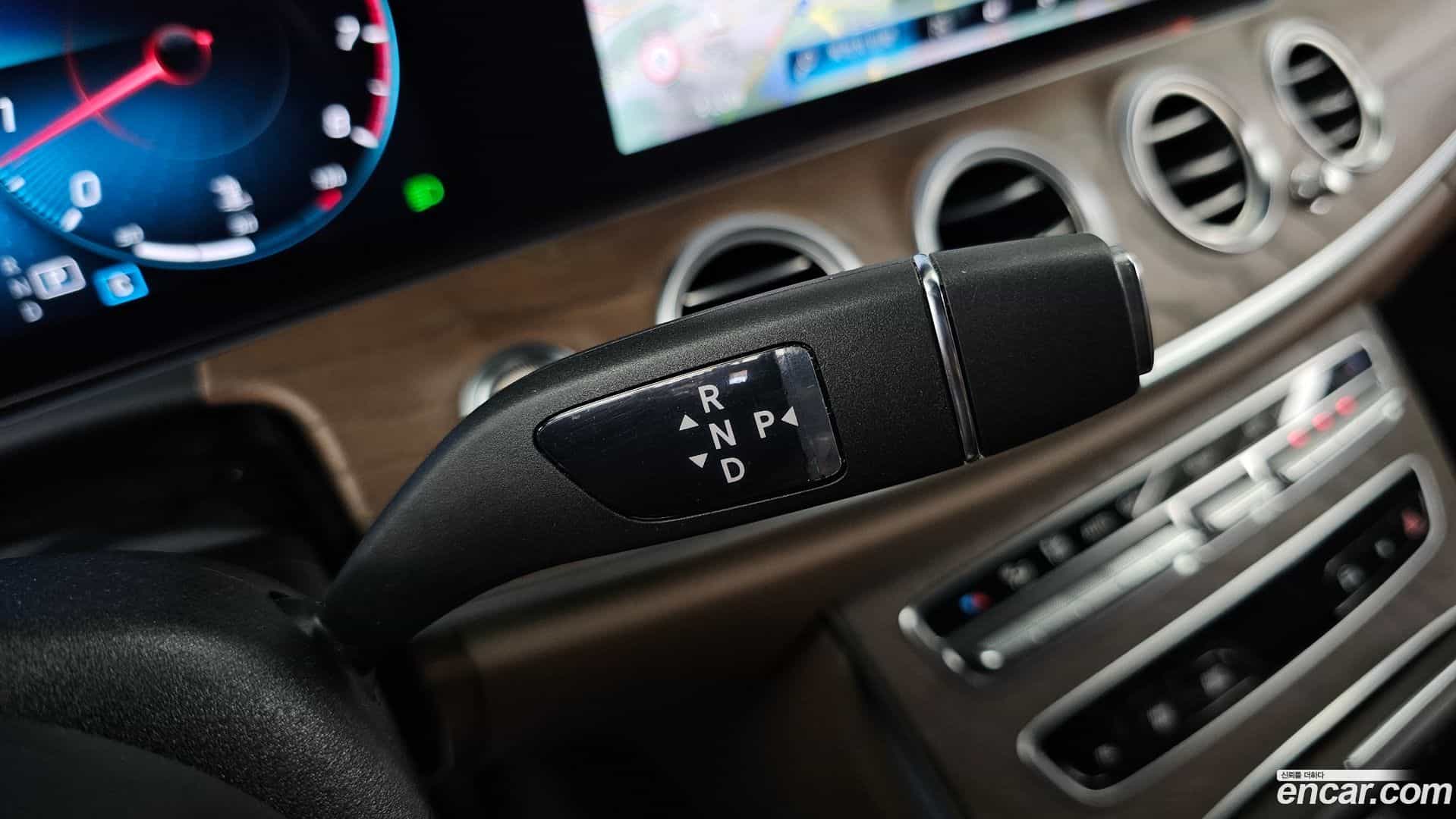 E-Class Mercedes-Benz 2023.4-INNER-009