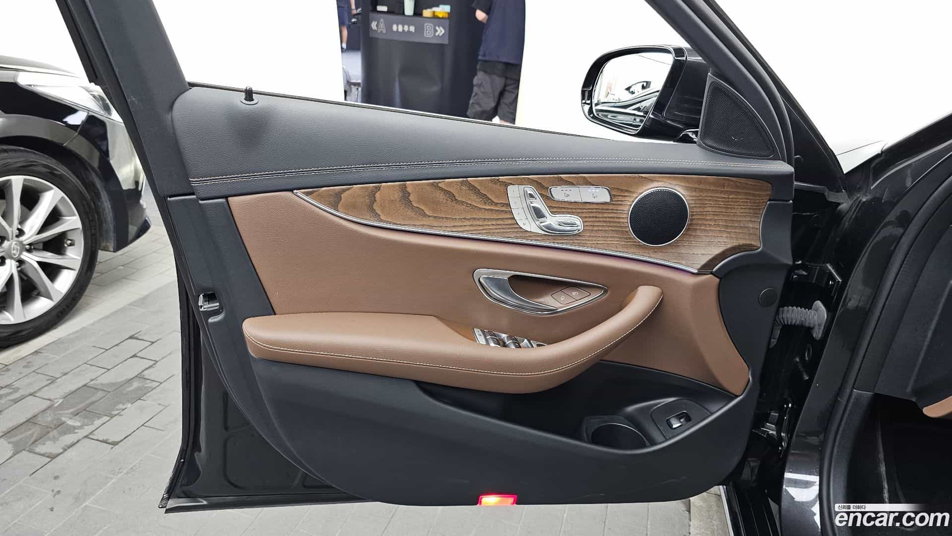 E-Class Mercedes-Benz 2023.4-INNER-034