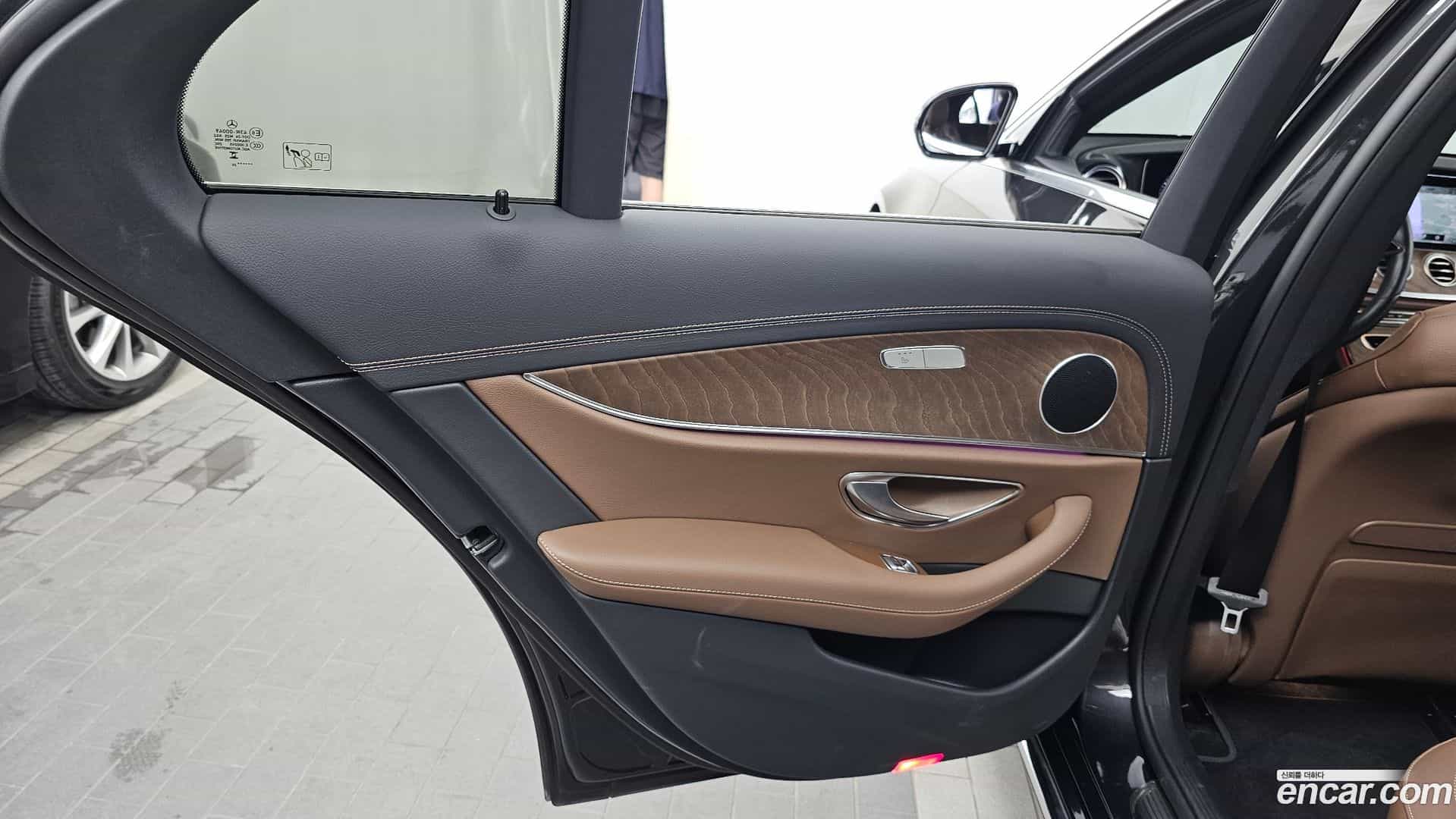 E-Class Mercedes-Benz 2023.4-INNER-035