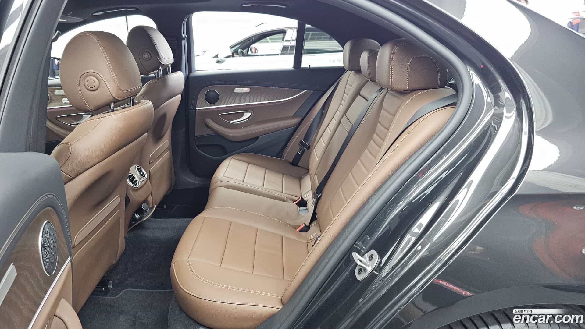 E-Class Mercedes-Benz 2023.4-INNER-036