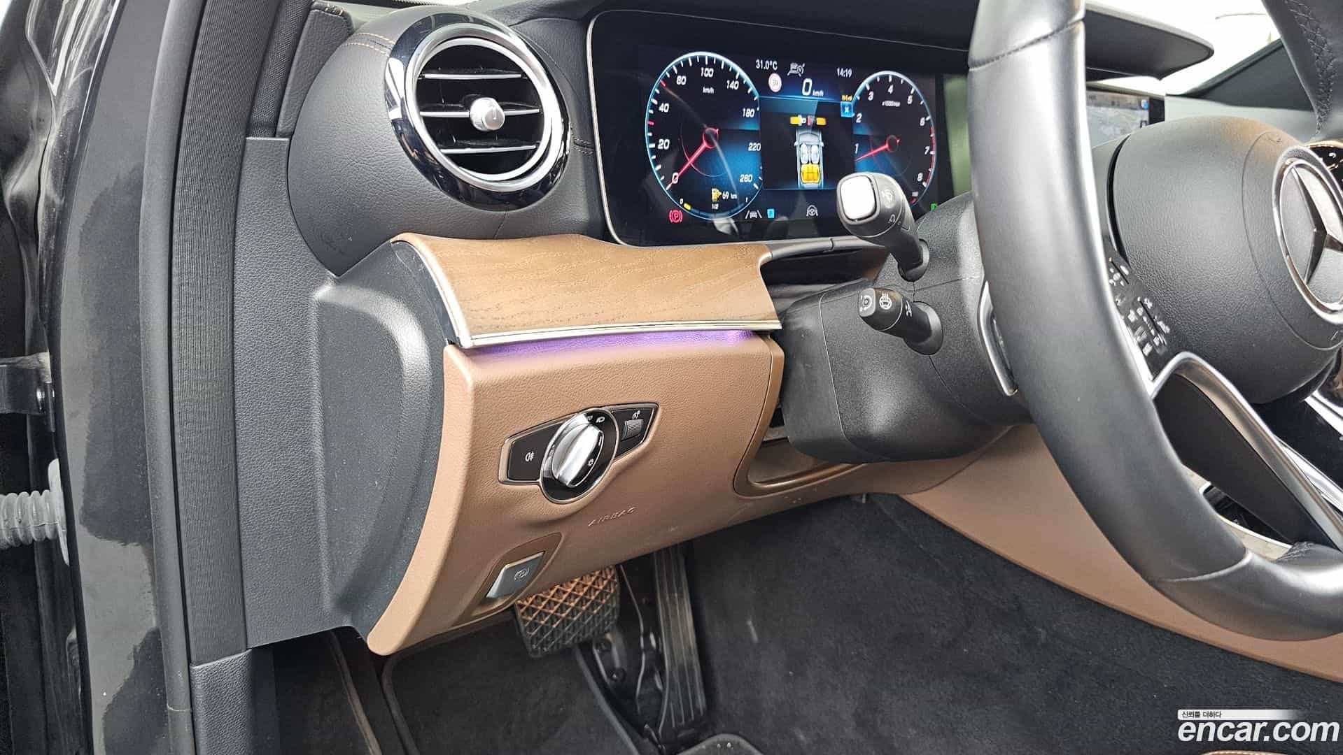 E-Class Mercedes-Benz 2023.4-OPTION-041