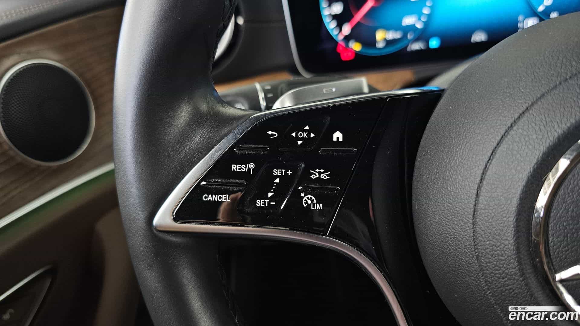 E-Class Mercedes-Benz 2023.4-OPTION-043