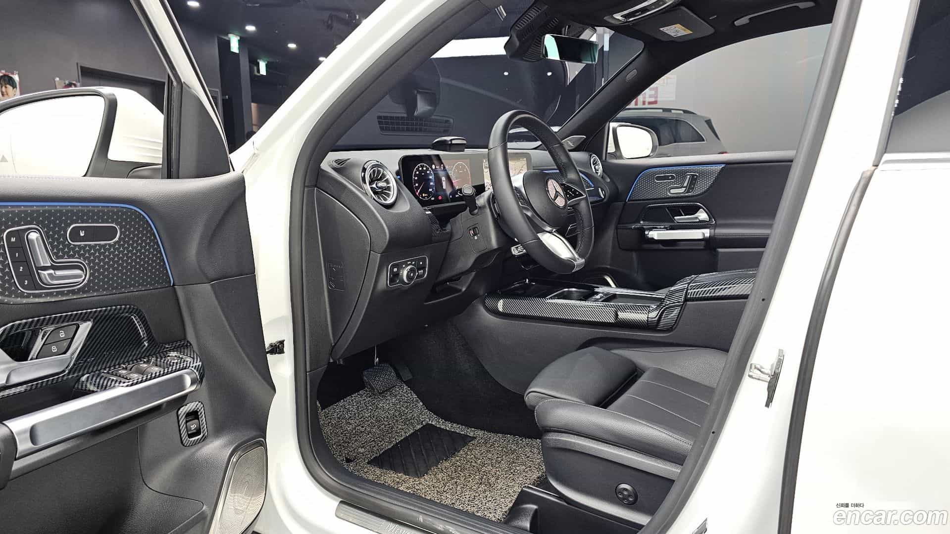 GLB-Class Mercedes-Benz 2024.5-INNER-010