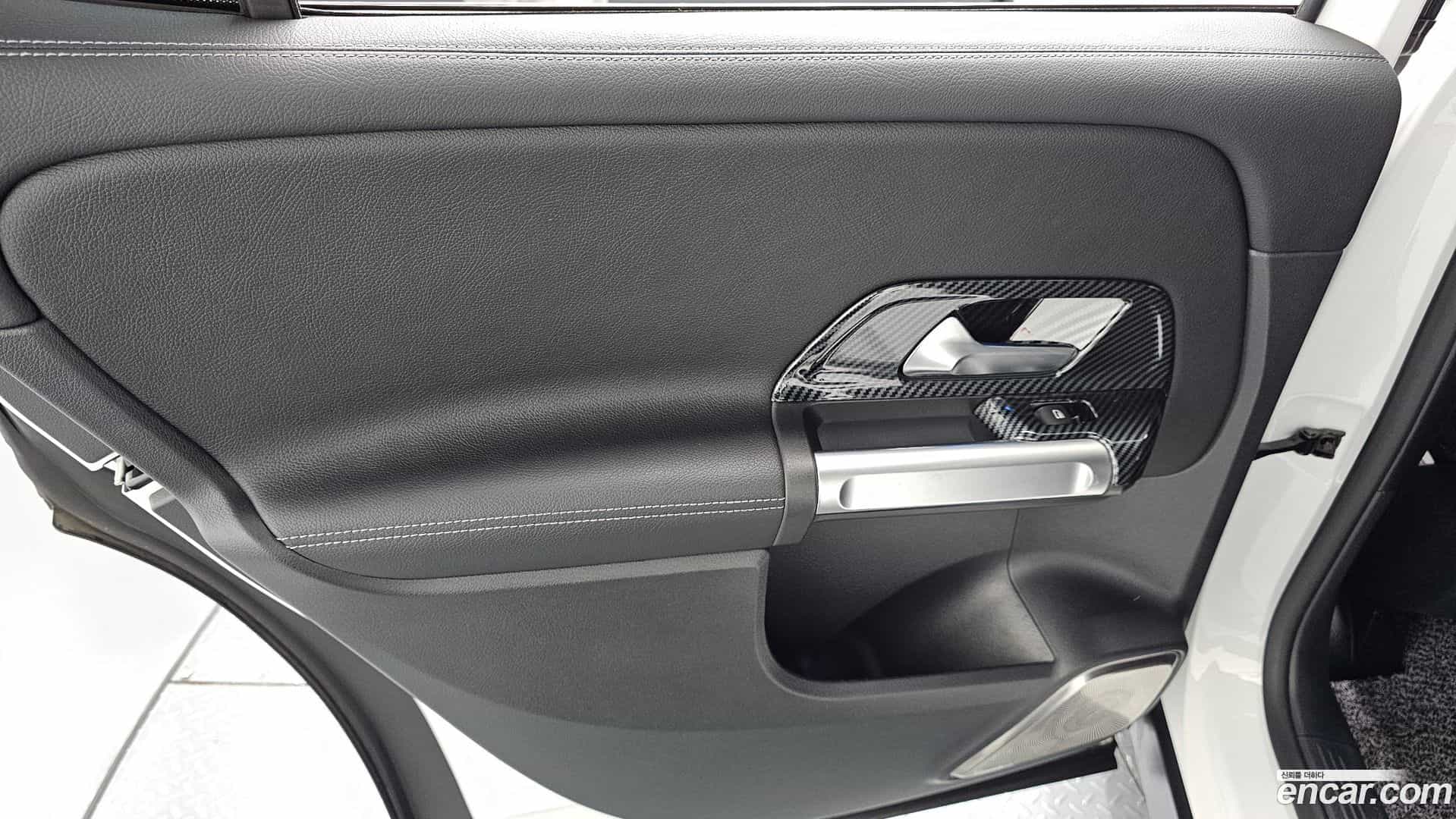 GLB-Class Mercedes-Benz 2024.5-INNER-035