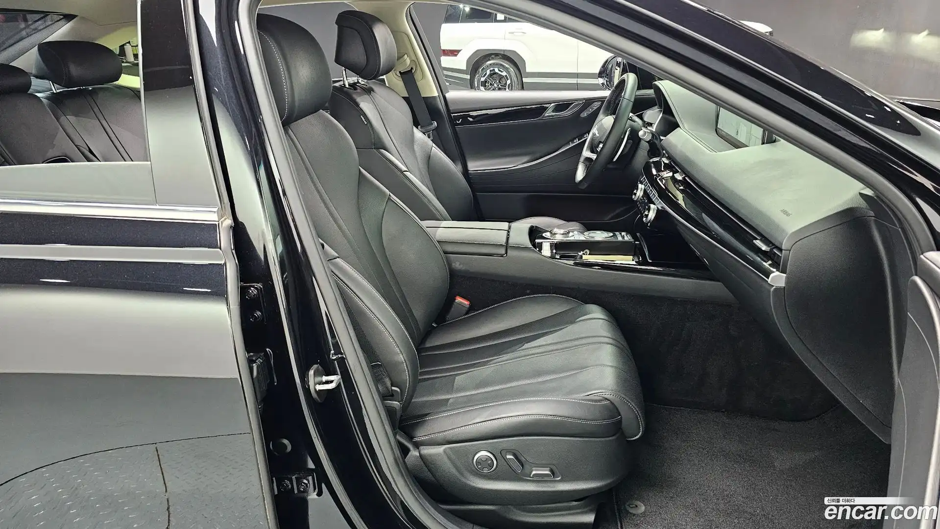 G80 Genesis 2022.6-INNER-036