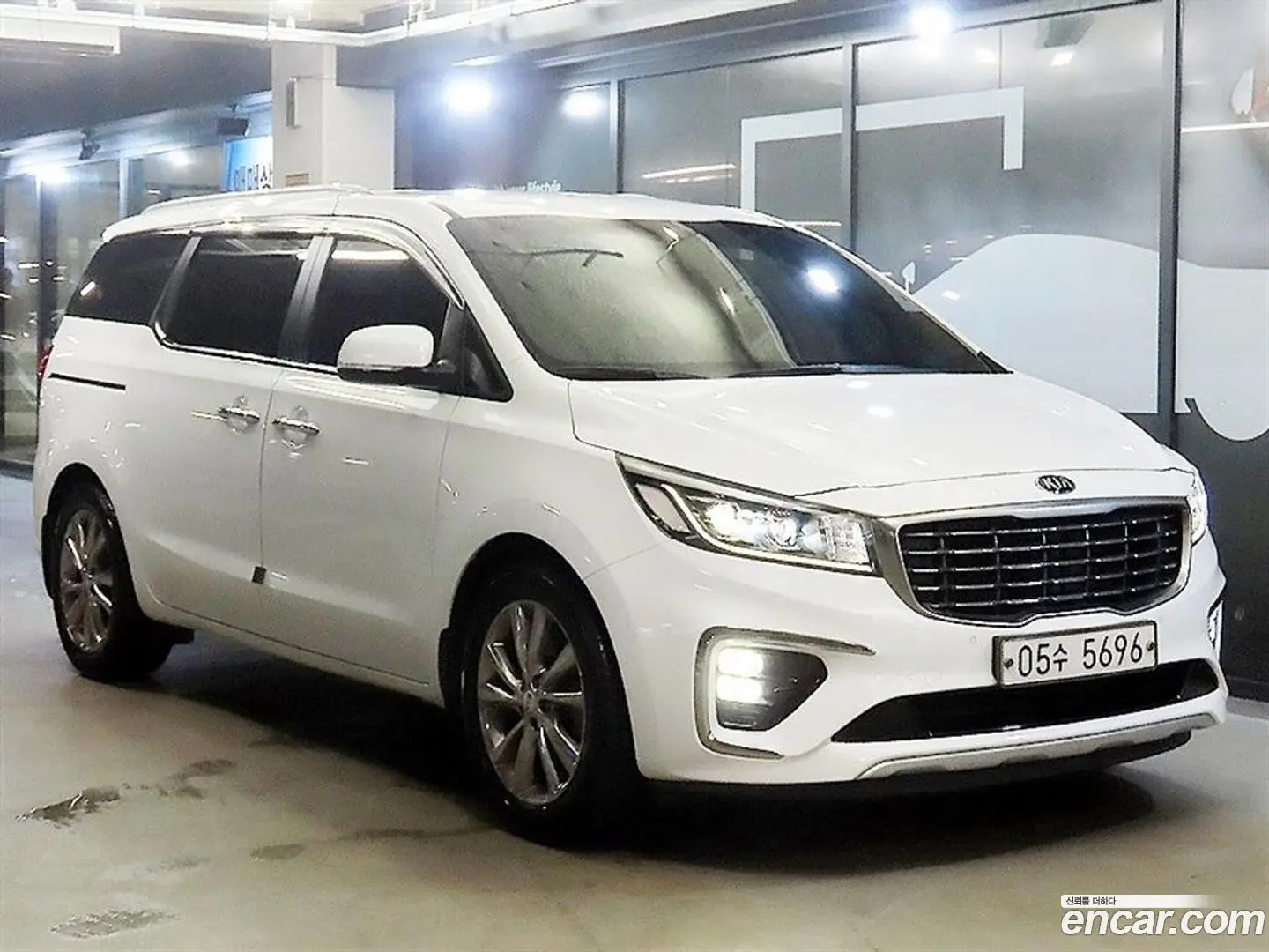 Main__Slider__Photo:Canival Kia 2018.11-0