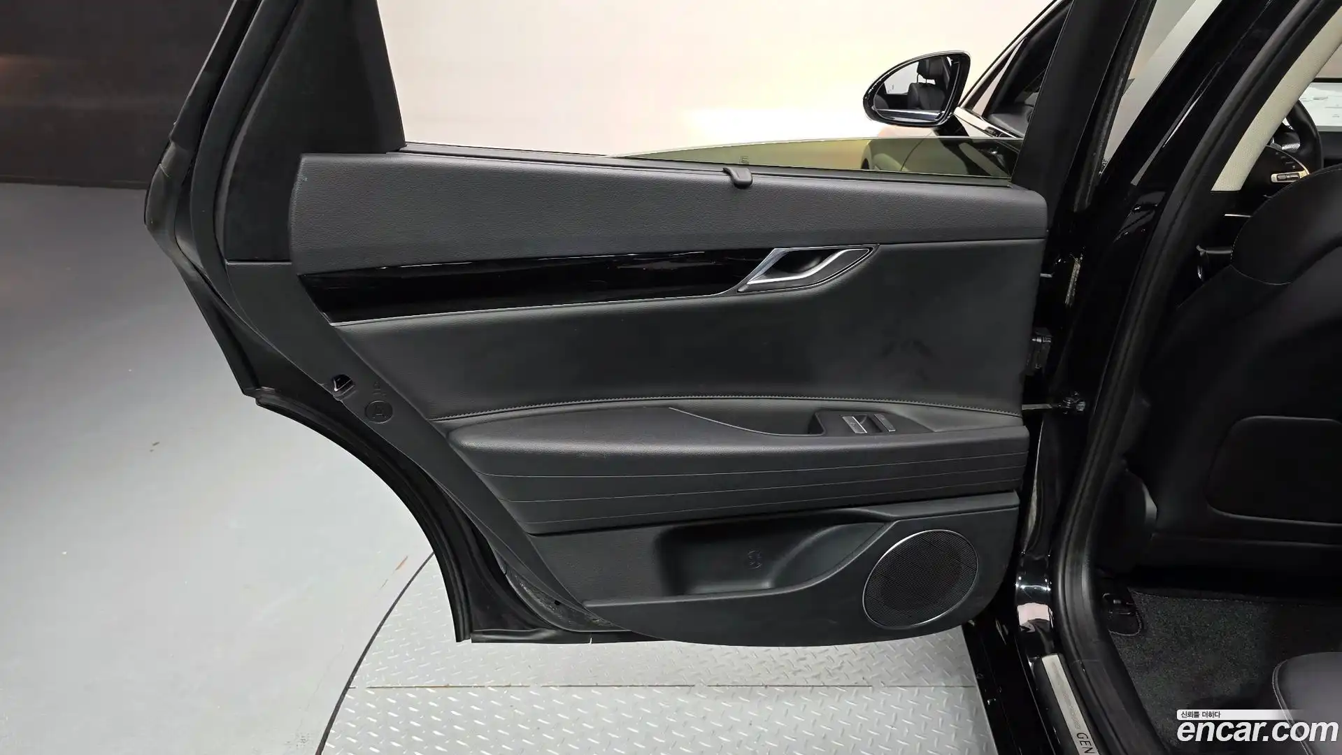 G80 Genesis 2021.7-INNER-035
