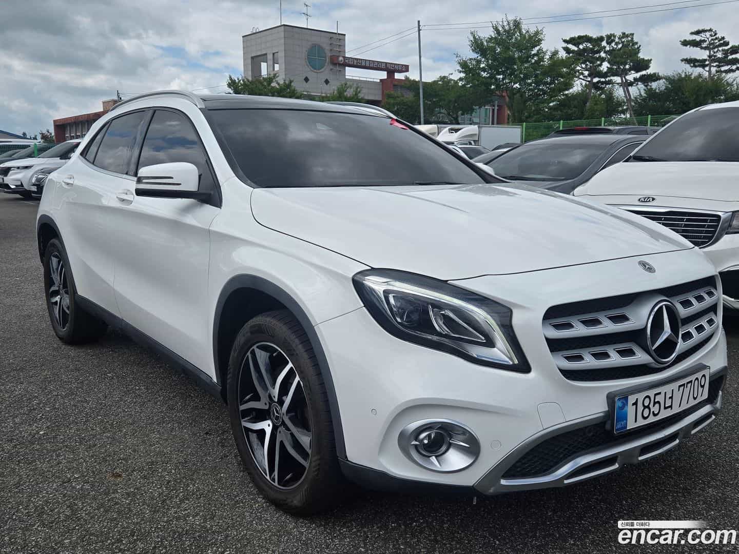 GLA-Class Mercedes-Benz 2018.3-OUTER-002