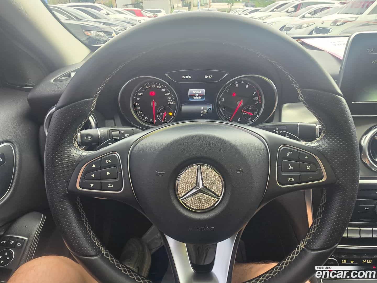 GLA-Class Mercedes-Benz 2018.3-INNER-010