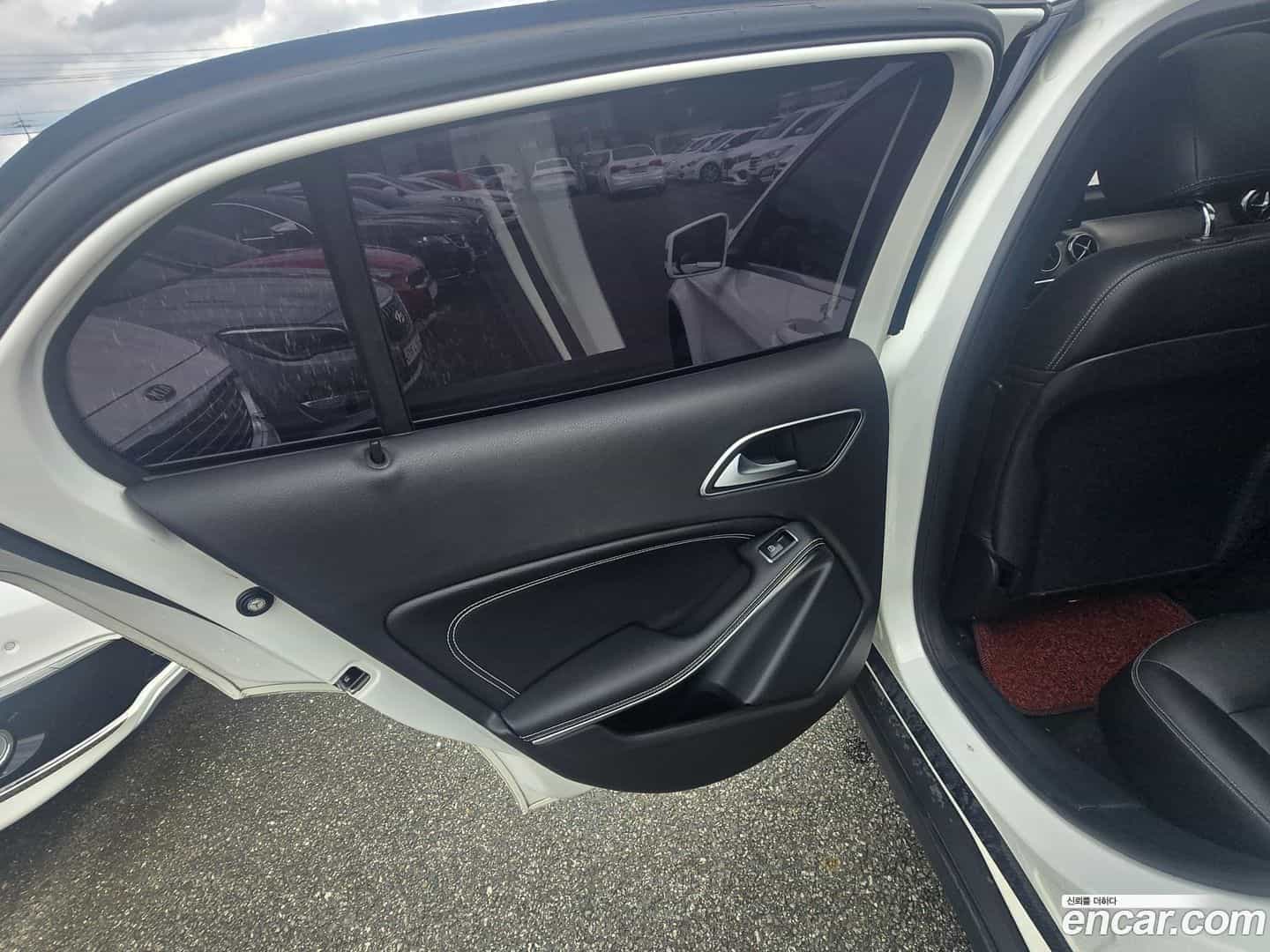 GLA-Class Mercedes-Benz 2018.3-OPTION-020