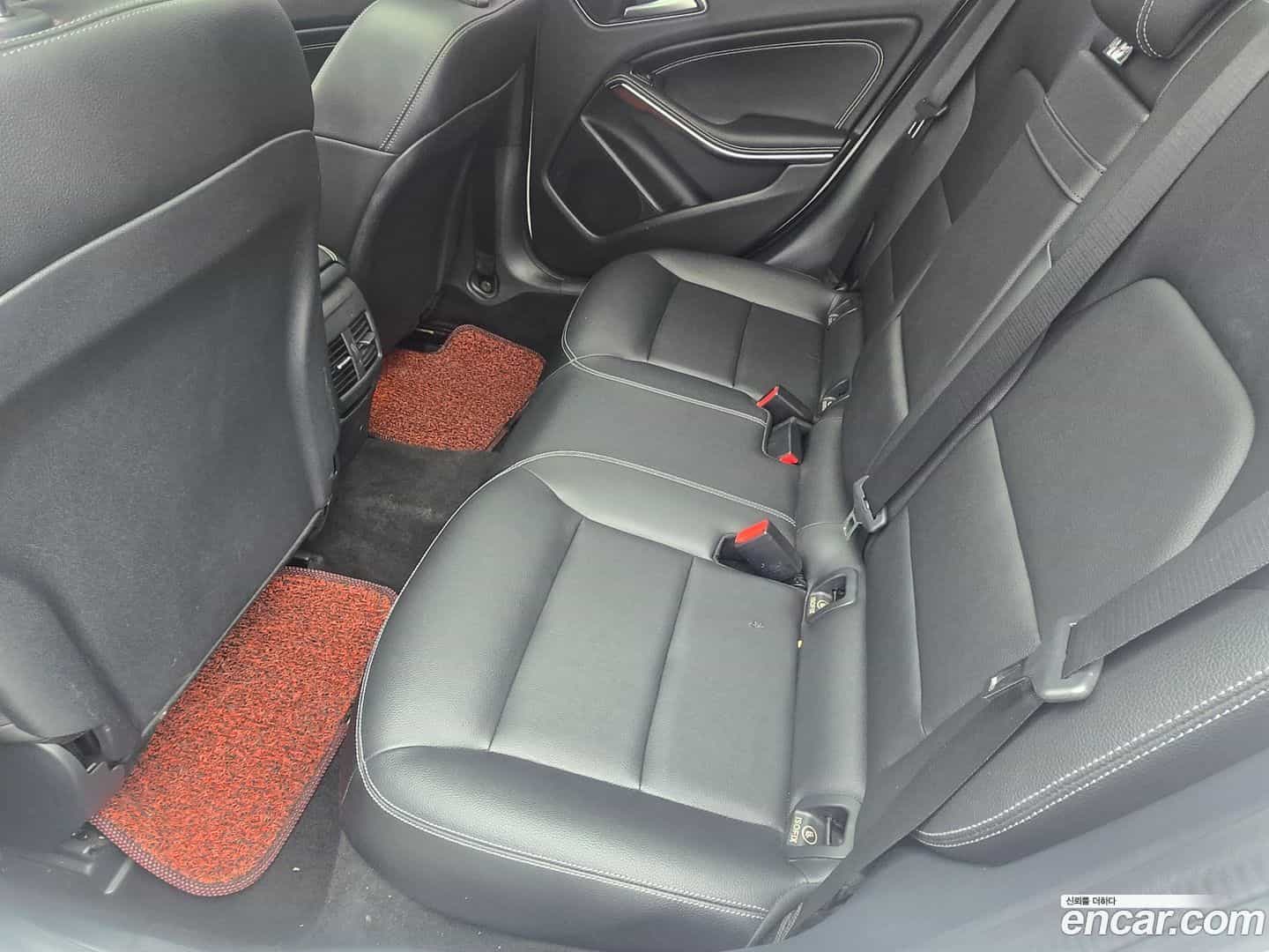 GLA-Class Mercedes-Benz 2018.3-OPTION-021
