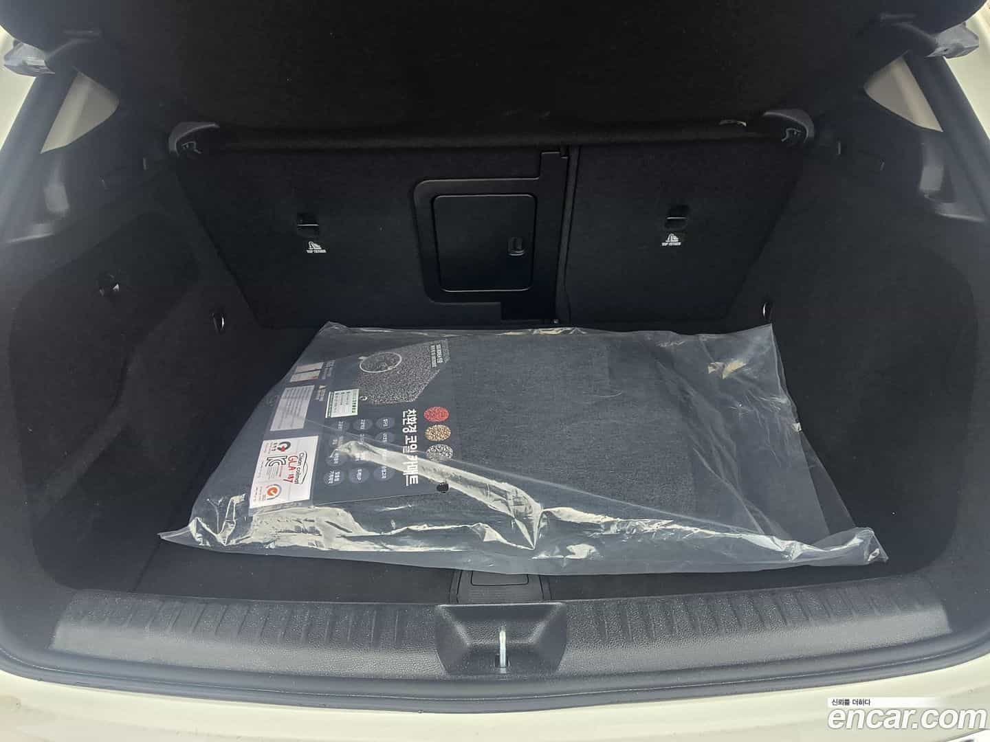 GLA-Class Mercedes-Benz 2018.3-OPTION-023