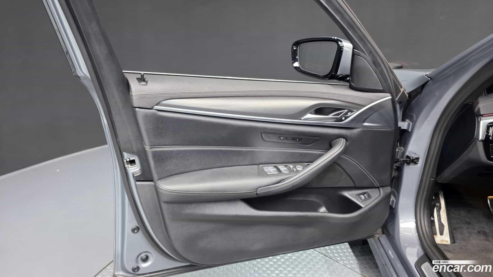 5-Series BMW 2023.2-INNER-034