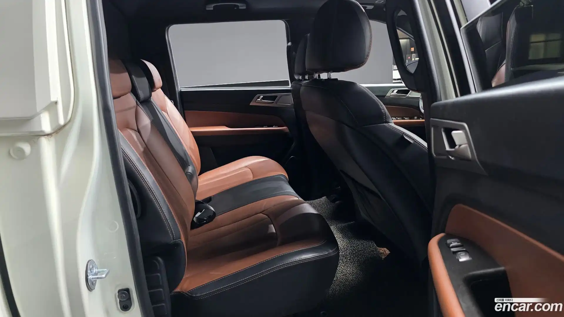 Rexton KG Mobility 2018.5-OPTION-015