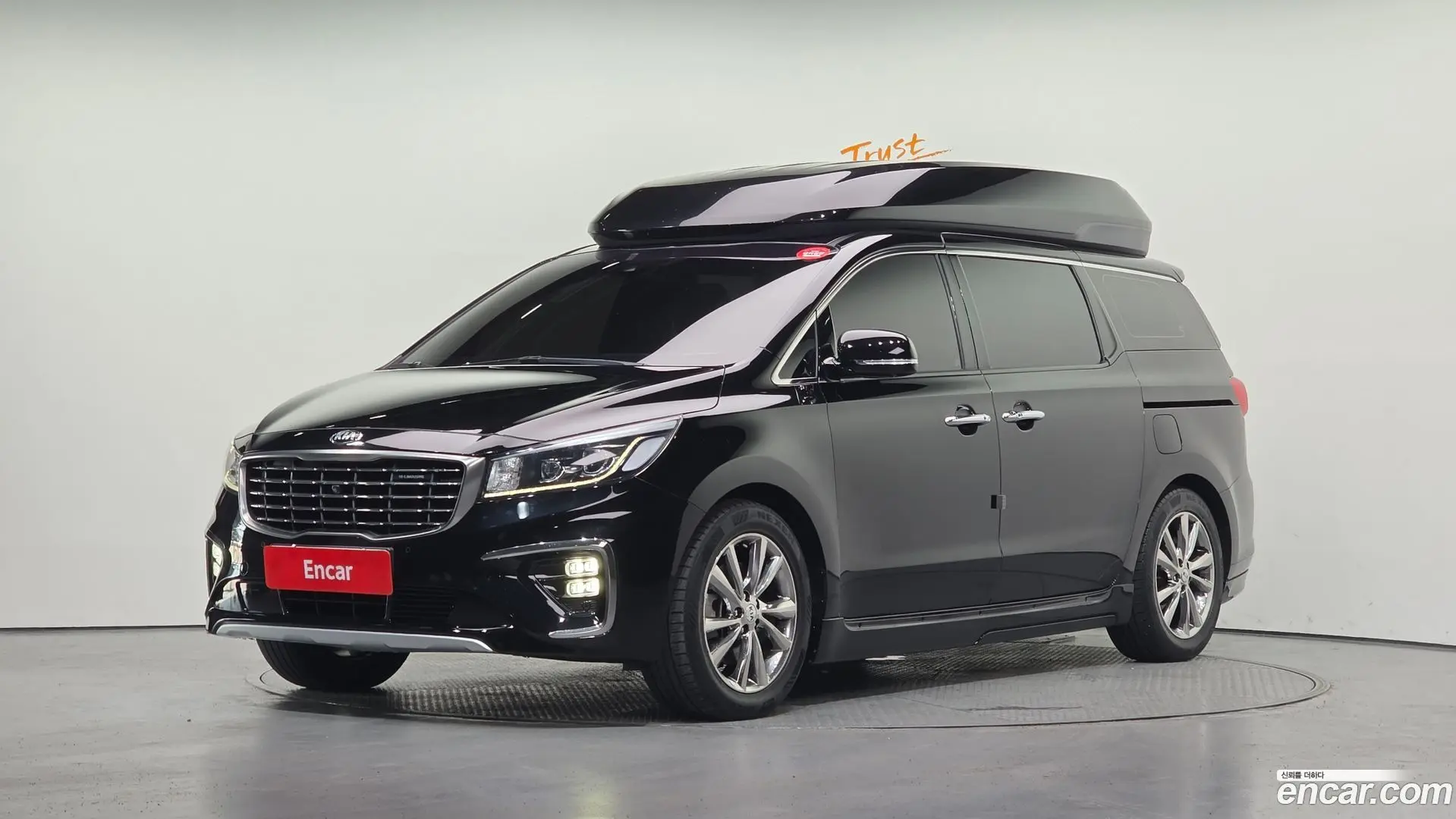 Main__Slider__Photo:Canival Kia 2019.3-0