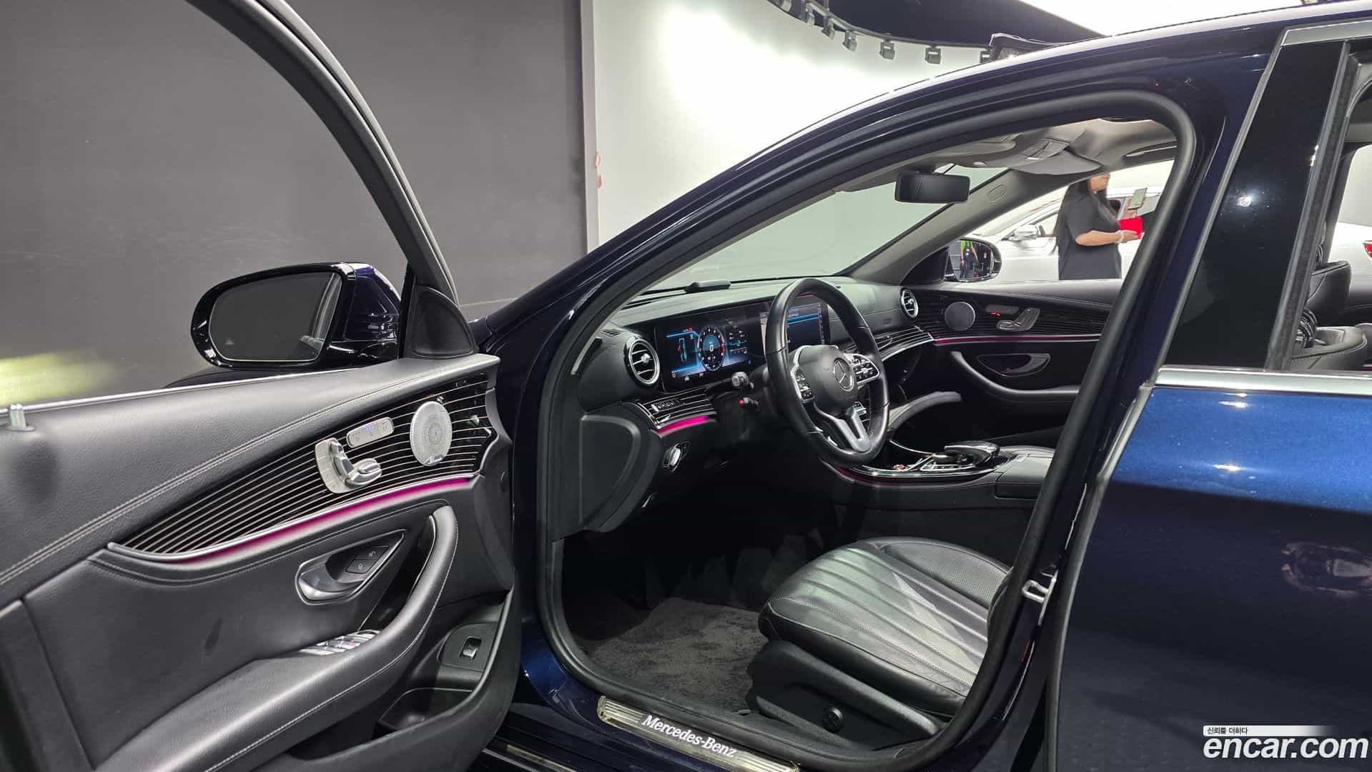 E-Class Mercedes-Benz 2019.10-INNER-010