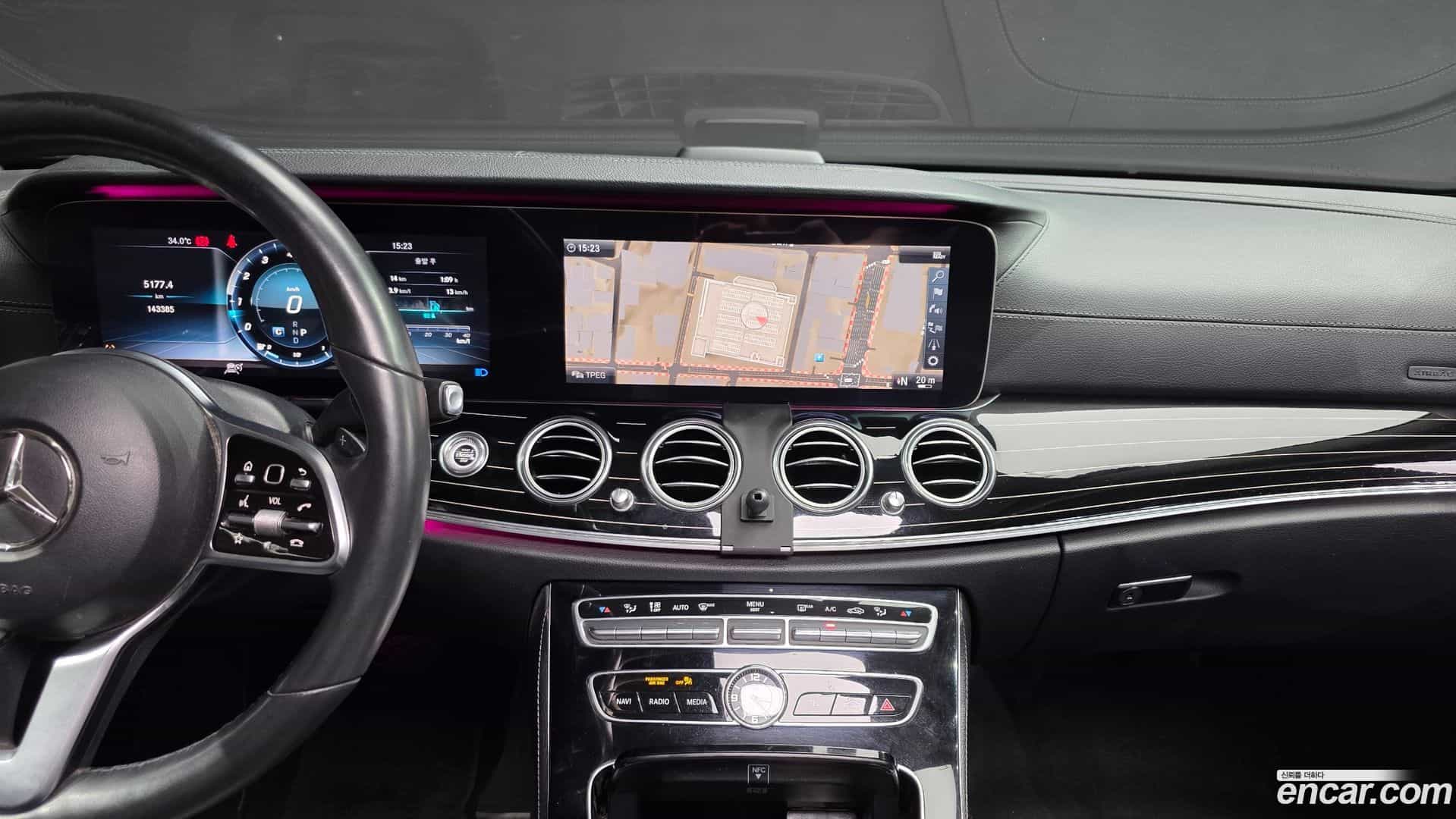 E-Class Mercedes-Benz 2019.10-OPTION-021