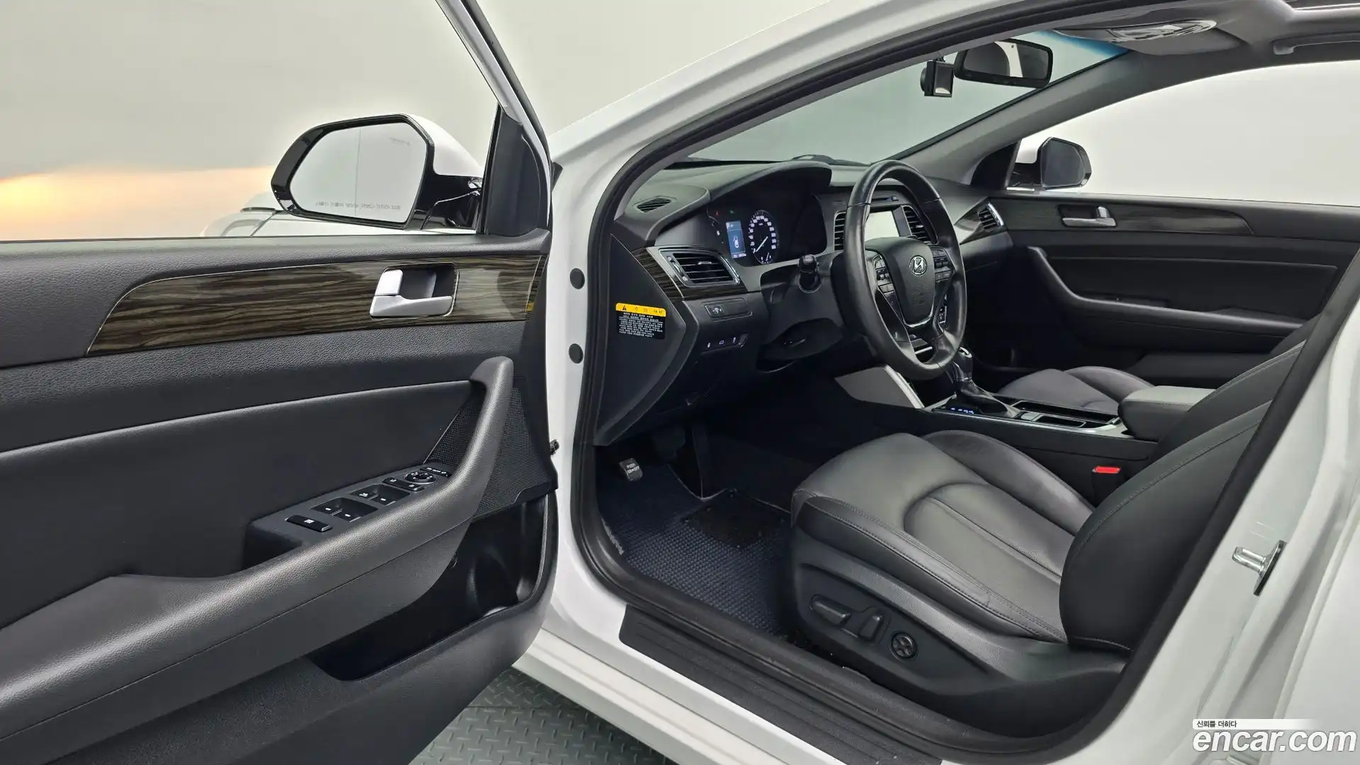 Sonata Hyundai 2016.5-INNER-010