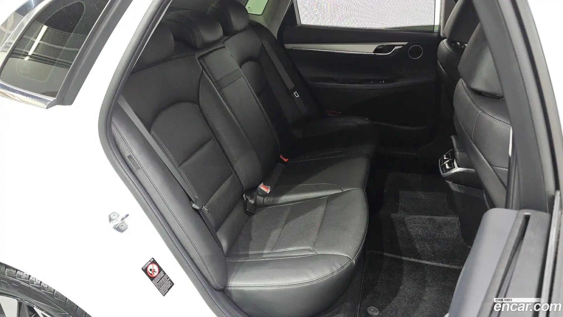 Grandeur Hyundai 2022.5-OPTION-015