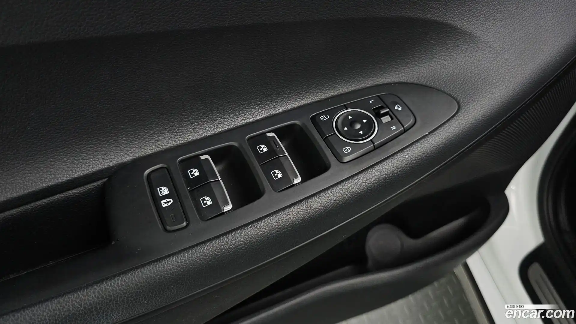 Grandeur Hyundai 2022.5-OPTION-021