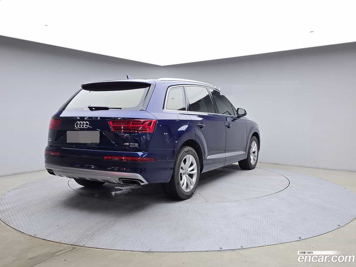 Q7 Audi 2019.10-OUTER-002