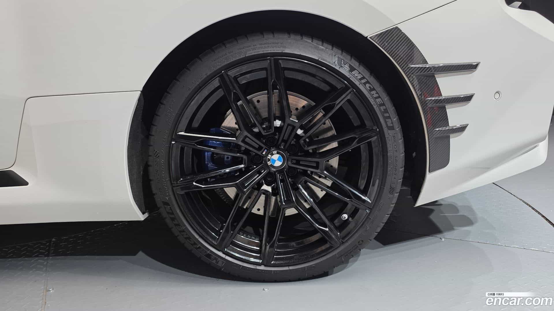 M2 BMW 2025.5-OUTER-031
