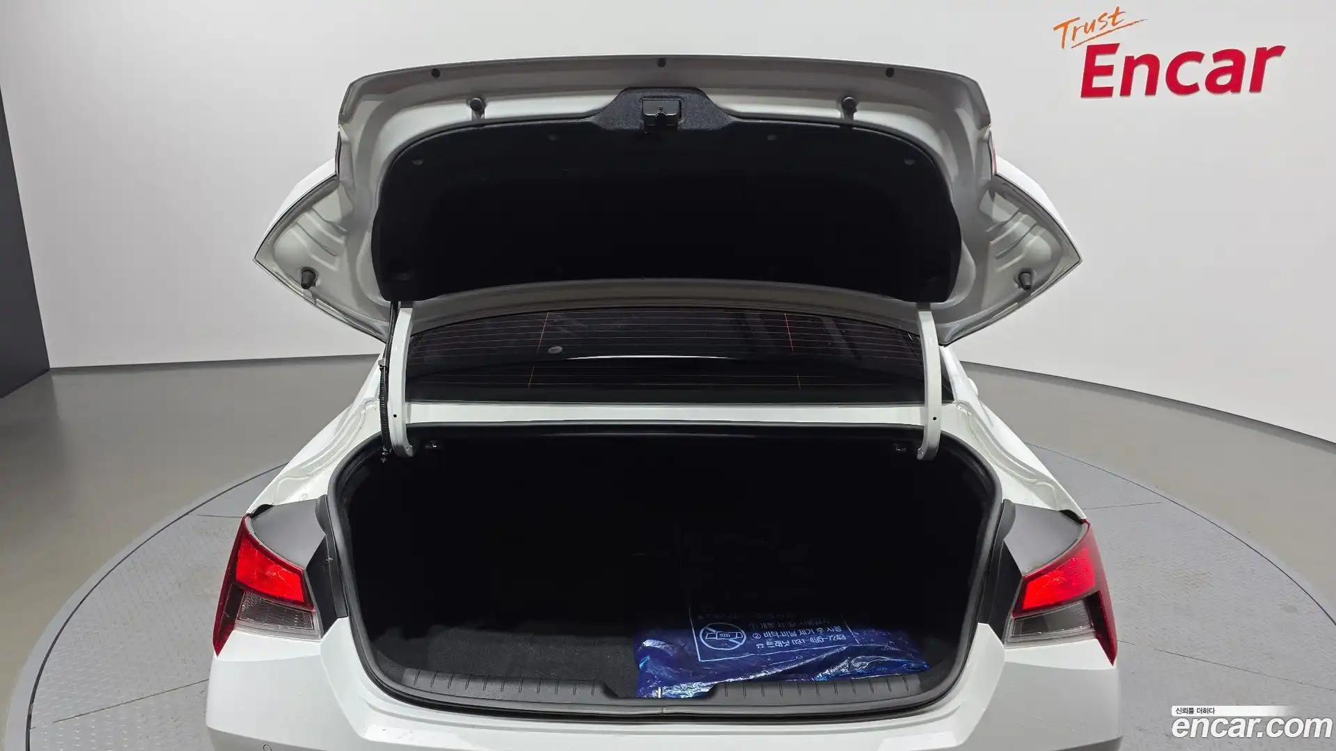 AVANTE Hyundai 2022.4-OPTION-024