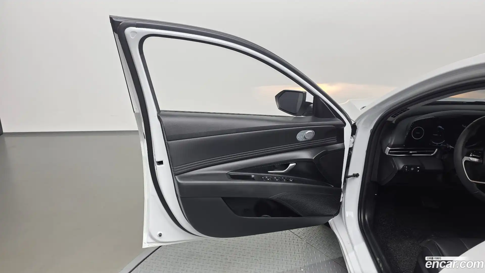 AVANTE Hyundai 2022.4-INNER-034