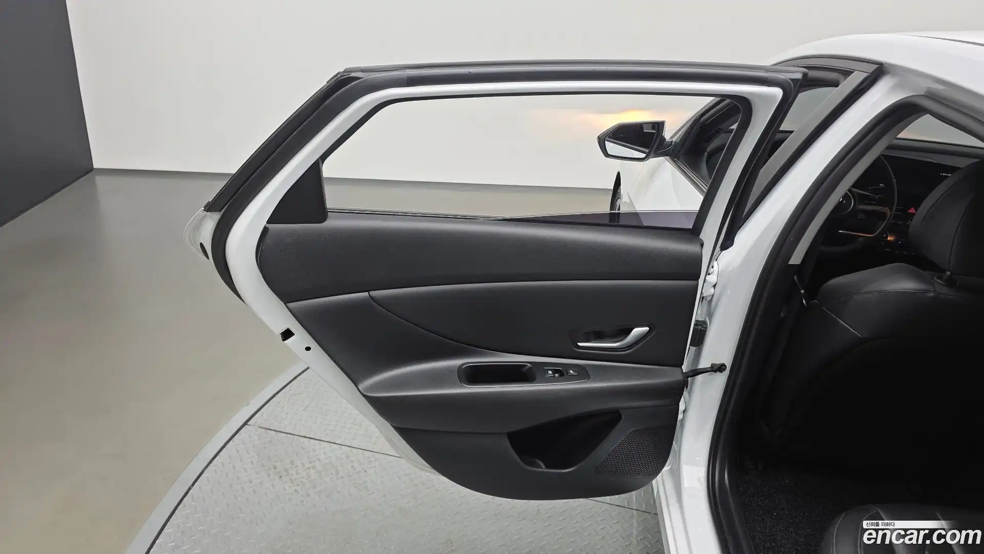 AVANTE Hyundai 2022.4-INNER-035