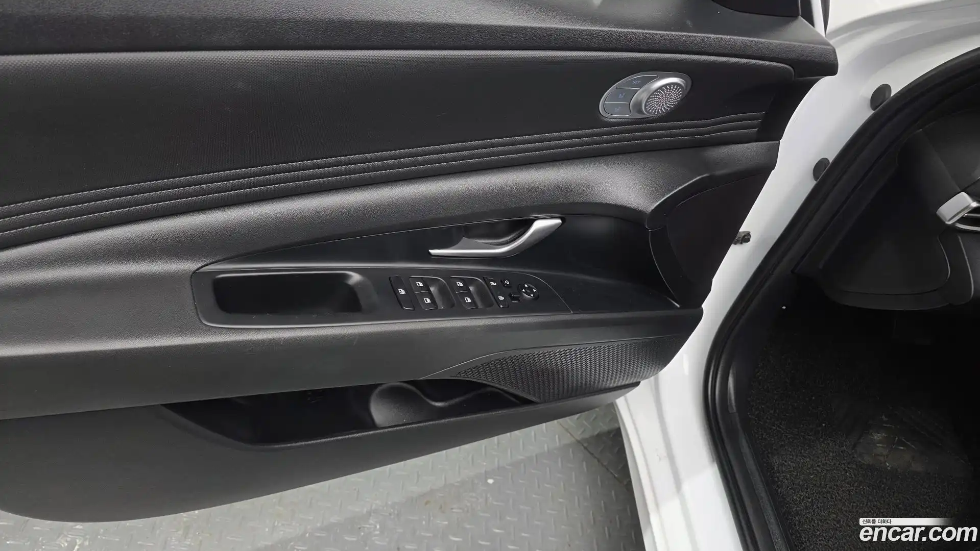 AVANTE Hyundai 2022.4-OPTION-040