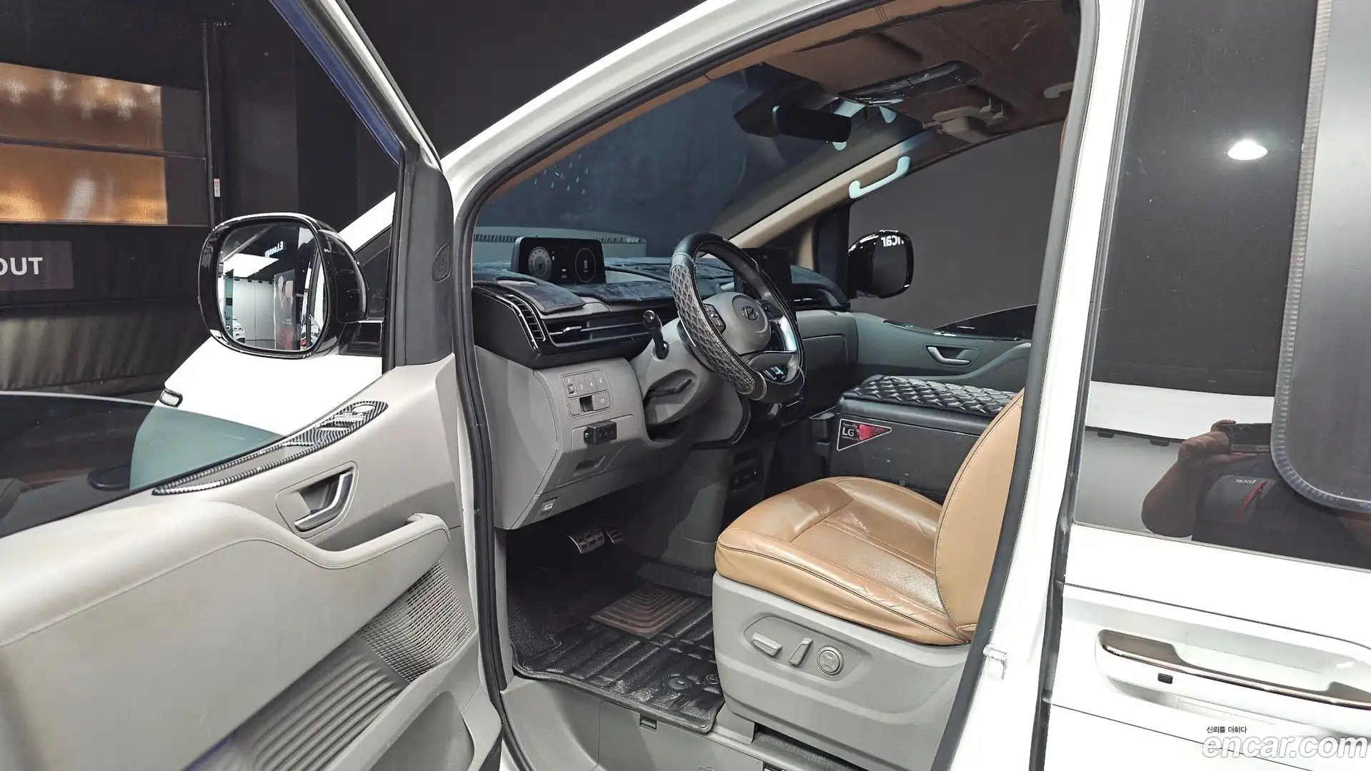 Staria Hyundai 2022.0-INNER-010