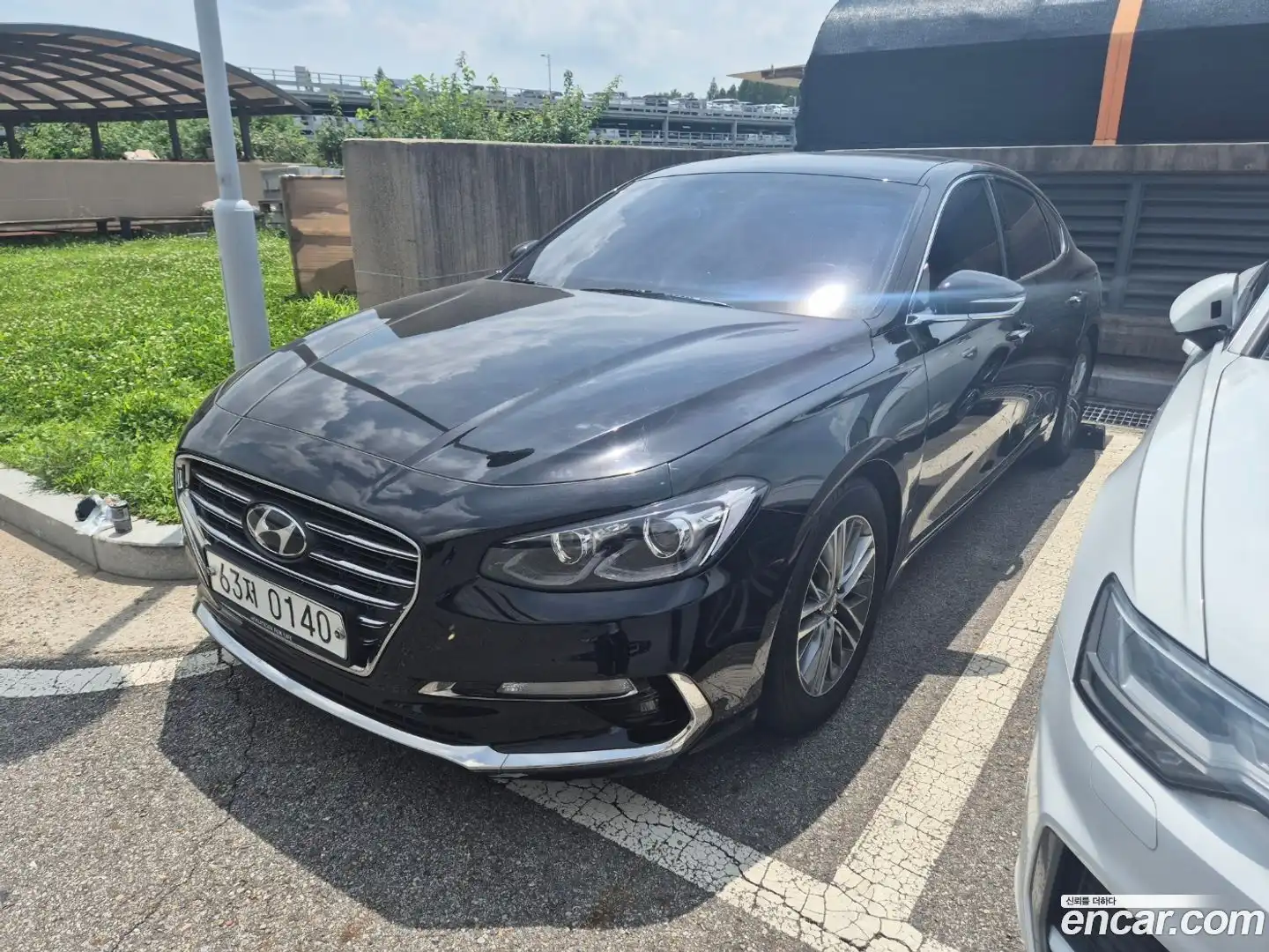 Grandeur Hyundai 2016.11-OUTER-002