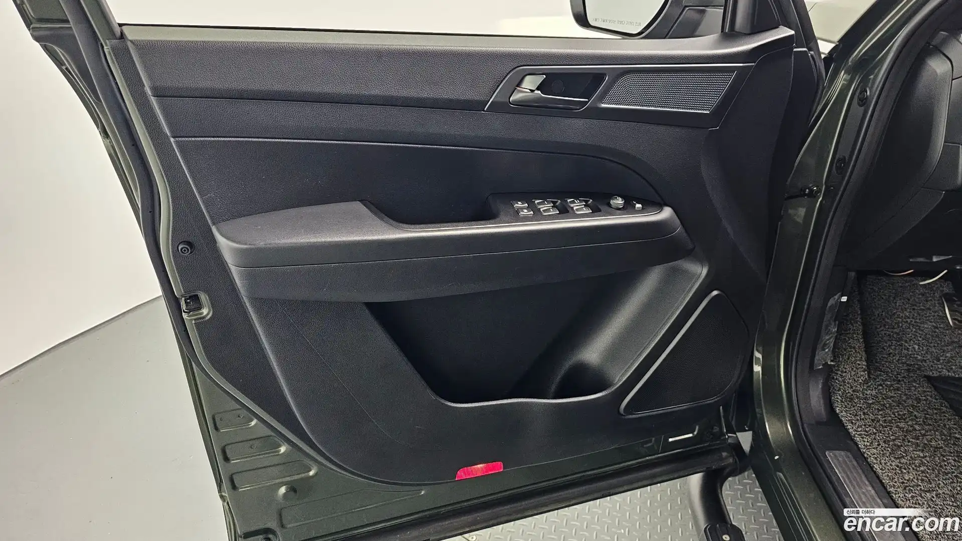 Rexton KG Mobility 2022.1-INNER-034