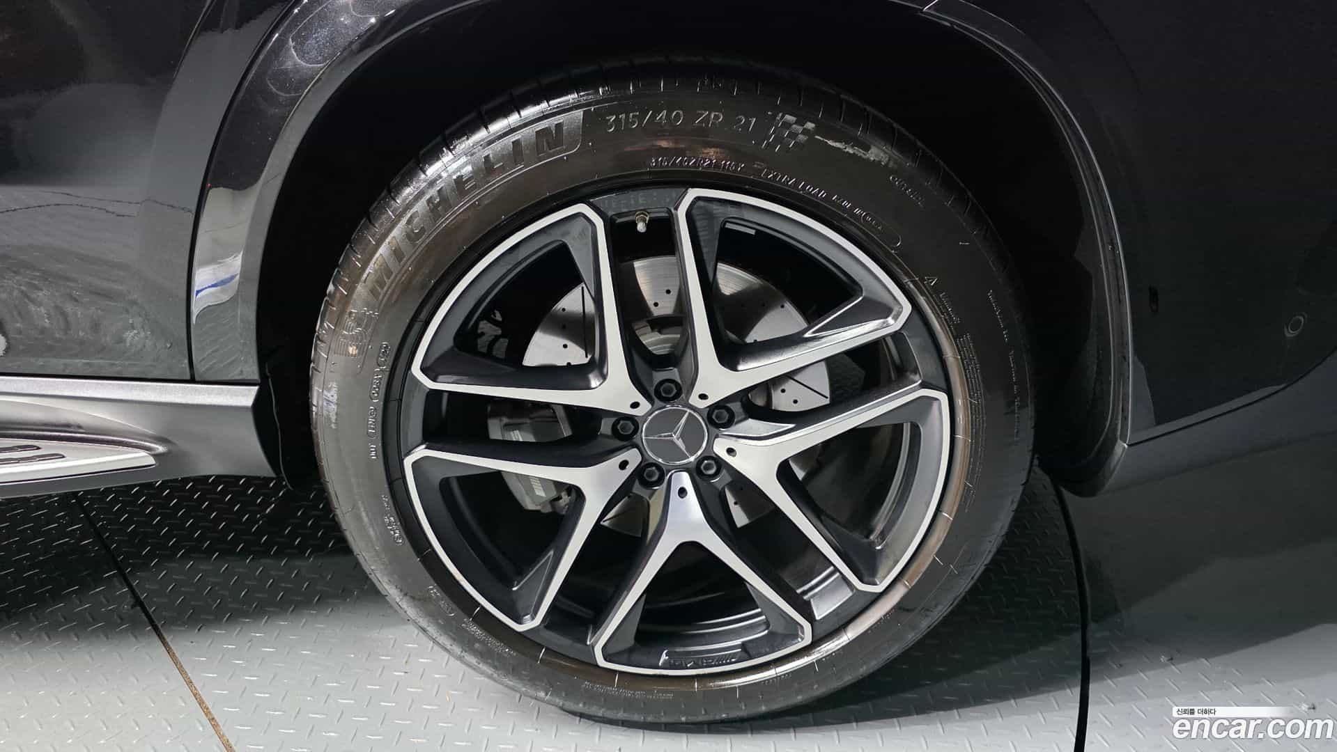 GLE-Class Mercedes-Benz 2023.8-OUTER-031