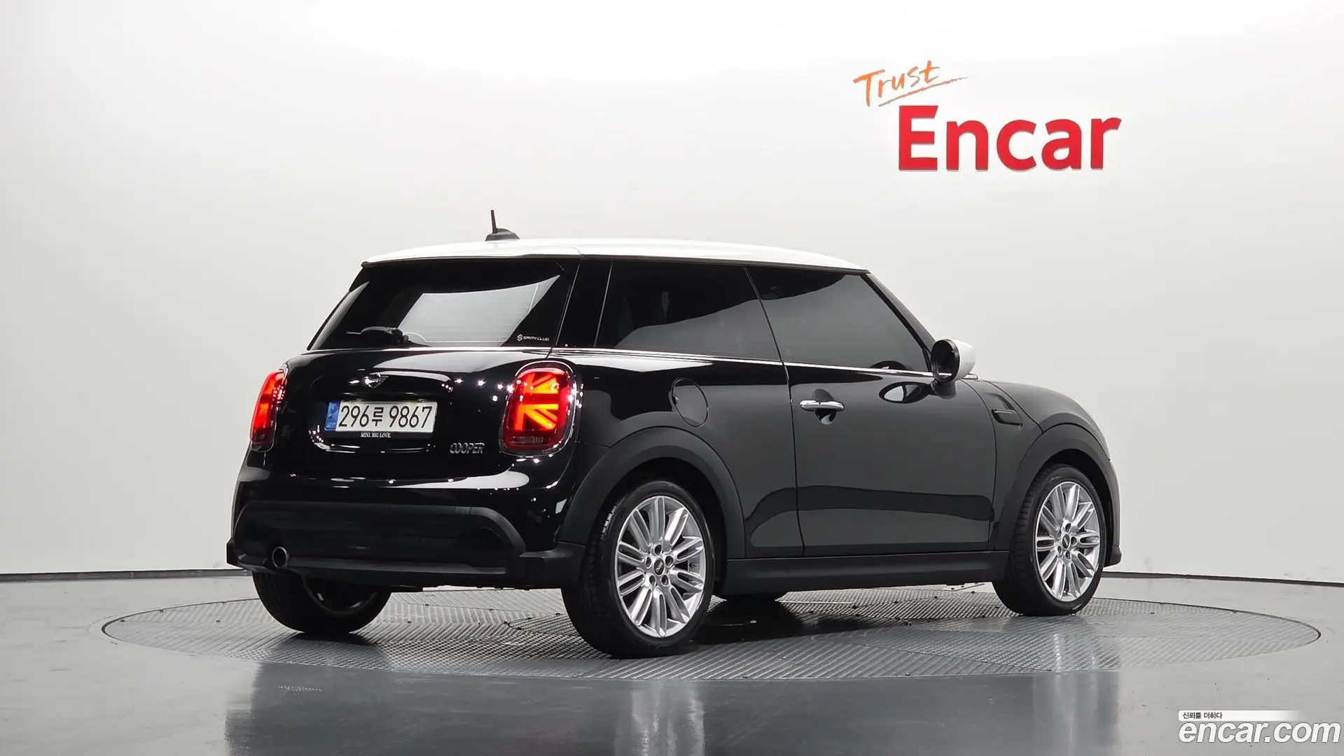 Main__Slider__Photo:Cooper Mini 2022.8-1