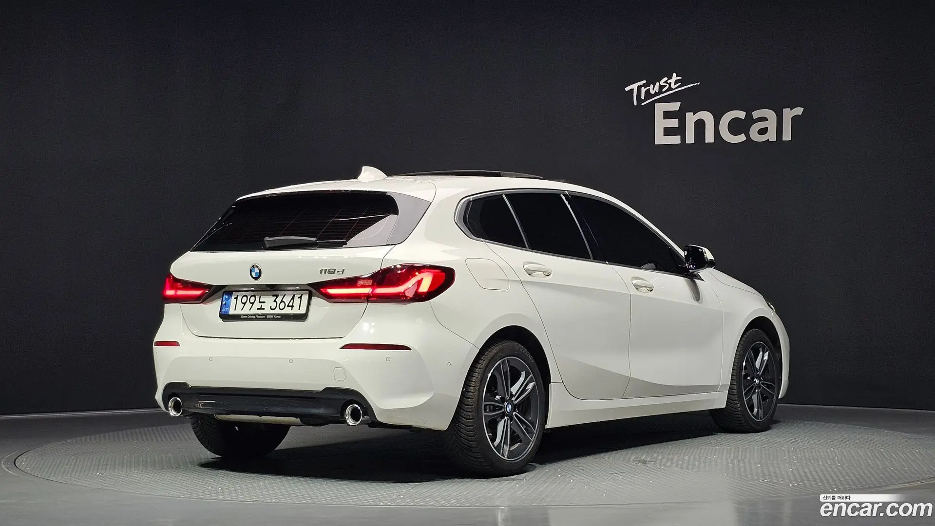 Main__Slider__Photo:1-Series BMW 2021.1-1